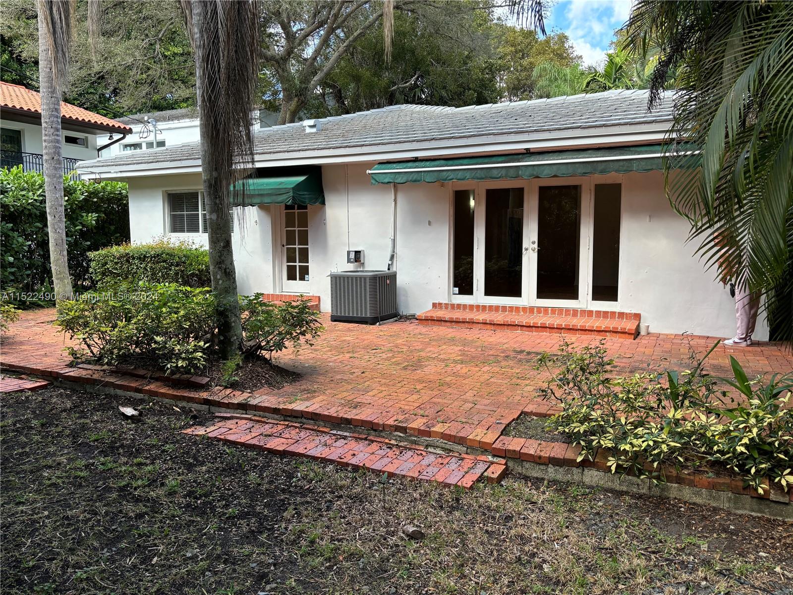 550 Vittorio Ave, Coral Gables, FL, 33146 United States, 3 Bedrooms Bedrooms, ,2 BathroomsBathrooms,Residential,For Sale,Vittorio Ave,A11522490