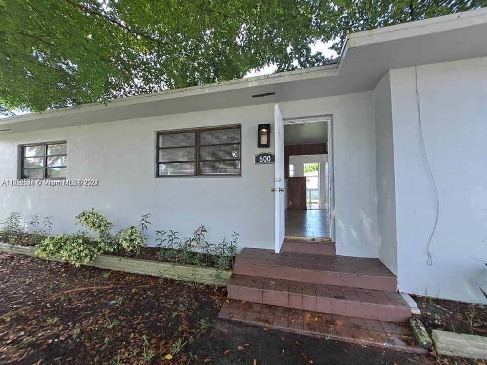 Hallandale Beach, Florida 33009, 3 Bedrooms Bedrooms, ,2 BathroomsBathrooms,Residentiallease,For Rent,A11522538