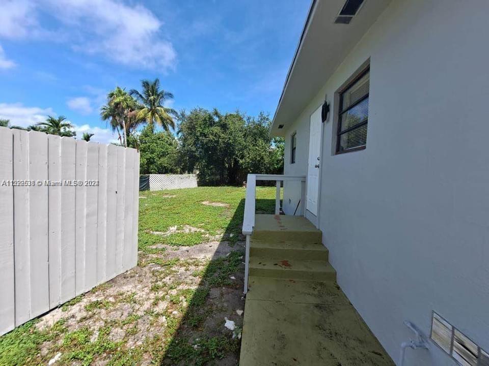 Hallandale Beach, Florida 33009, 3 Bedrooms Bedrooms, ,2 BathroomsBathrooms,Residentiallease,For Rent,A11522538
