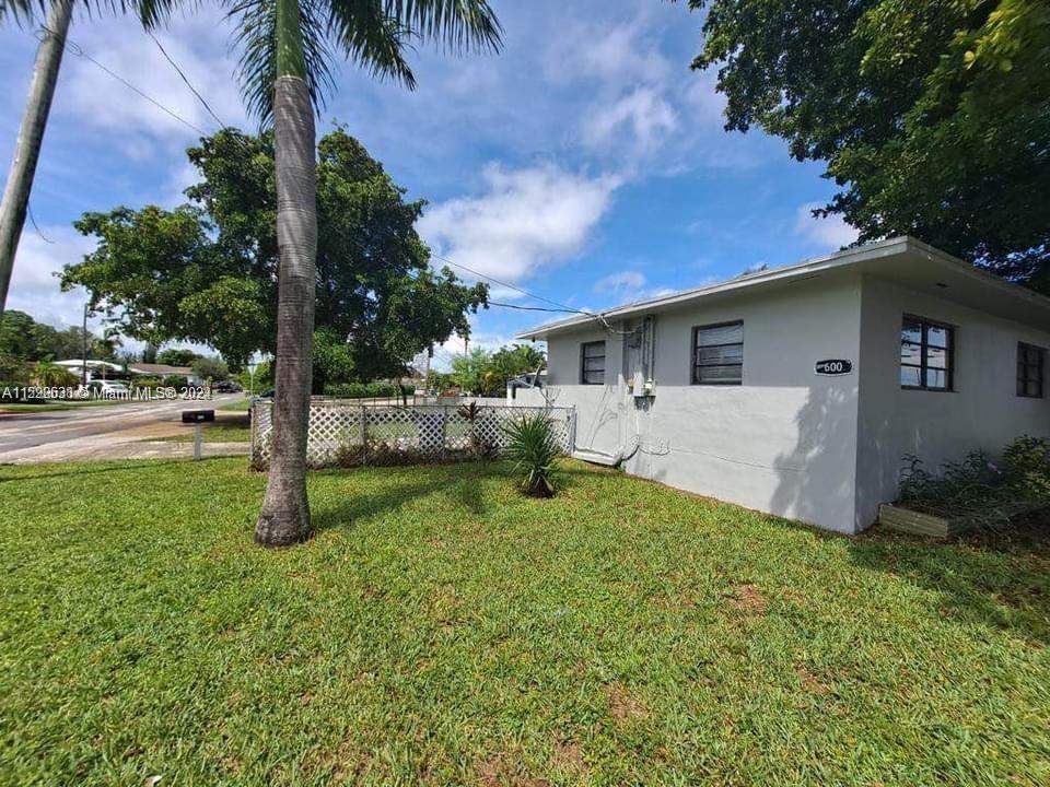 Hallandale Beach, Florida 33009, 3 Bedrooms Bedrooms, ,2 BathroomsBathrooms,Residentiallease,For Rent,A11522538