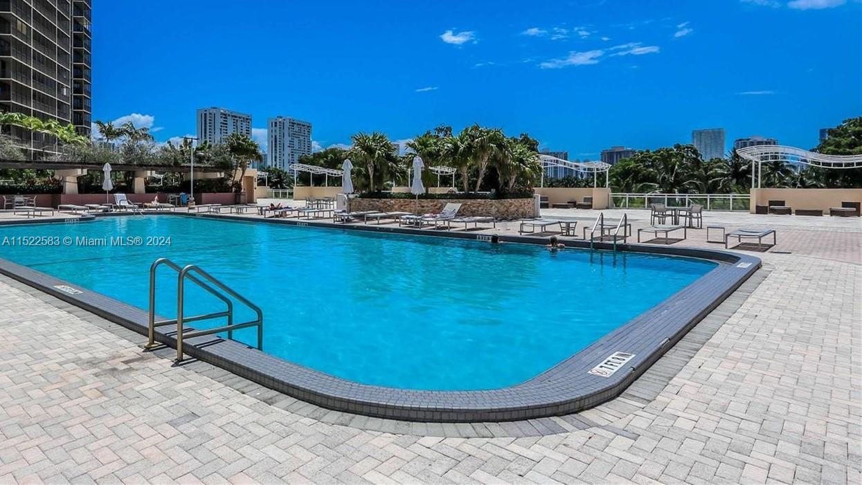 20335 W Country Club Dr 1805, Aventura, Florida 33180, 1 Bedroom Bedrooms, ,1 BathroomBathrooms,Residential,For Sale,20335 W Country Club Dr 1805,A11522583