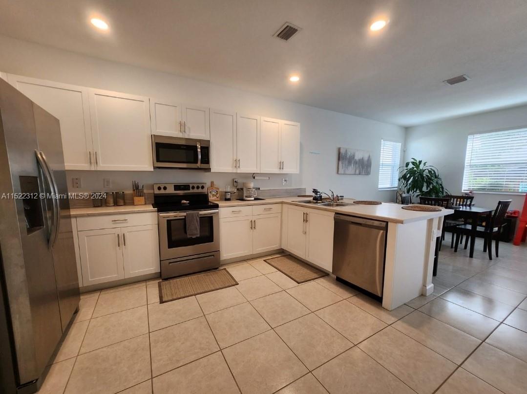 2650 12th St, Homestead, FL, 33035 United States, 4 Bedrooms Bedrooms, ,2 BathroomsBathrooms,Residential,For Sale,12th St,A11522312