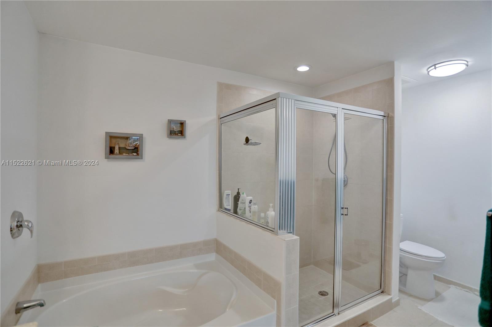 3340 190th St, Aventura, FL, 33180 United States, 2 Bedrooms Bedrooms, ,2 BathroomsBathrooms,Residential,For Sale,190th St,A11522621