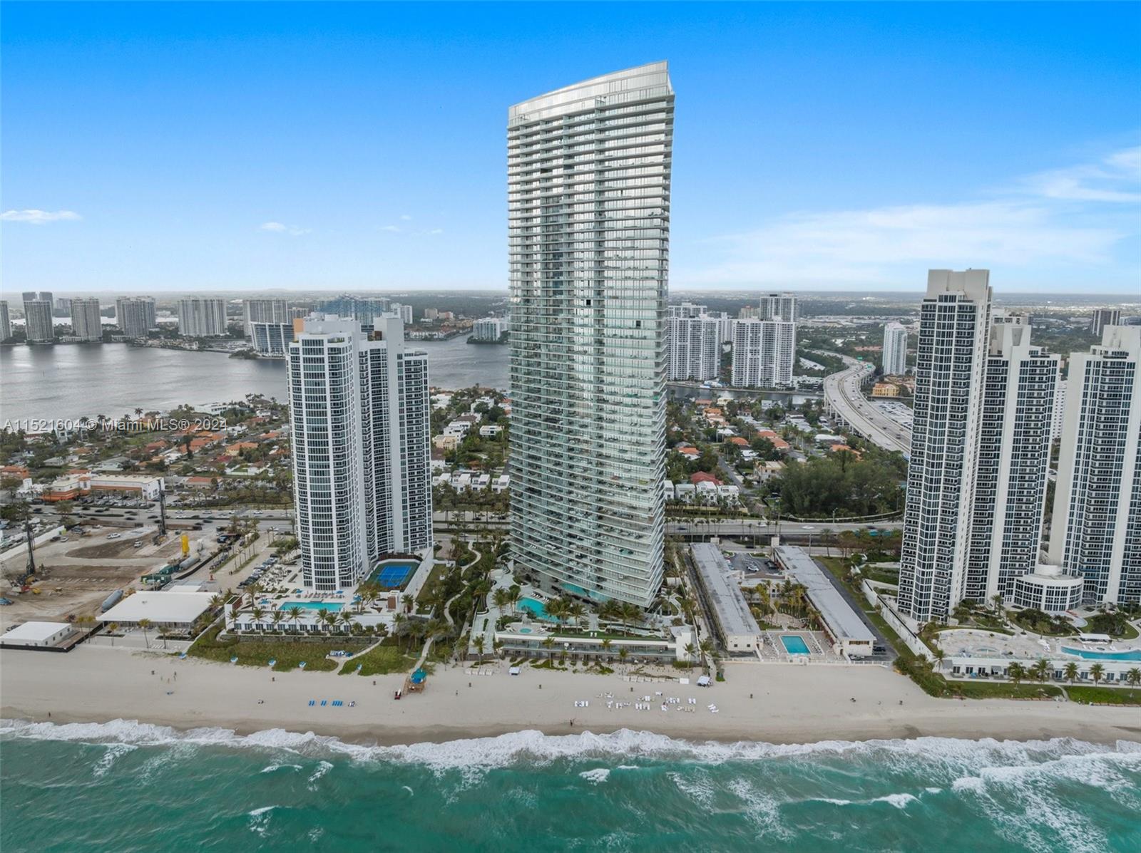 18975 Collins, Sunny Isles Beach, FL, 33160 United States, 3 Bedrooms Bedrooms, ,5 BathroomsBathrooms,Residential,For Sale,Collins,A11521604