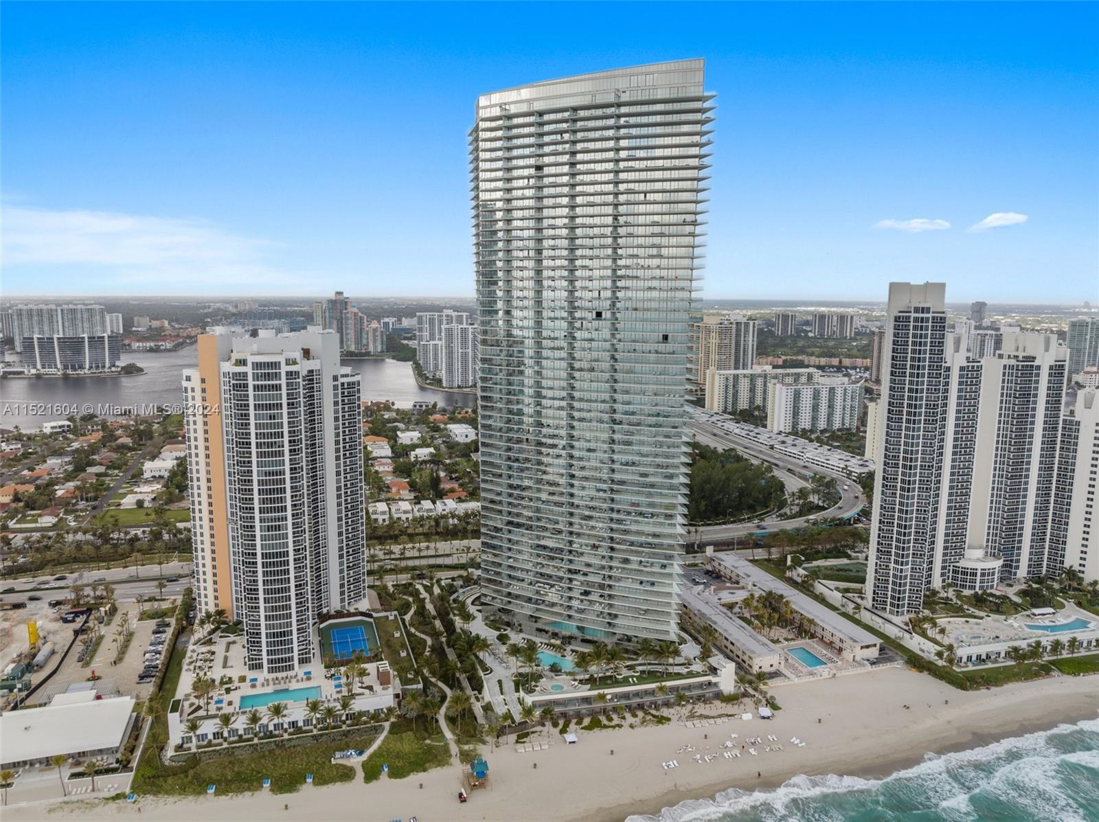 18975 Collins, Sunny Isles Beach, FL, 33160 United States, 3 Bedrooms Bedrooms, ,5 BathroomsBathrooms,Residential,For Sale,Collins,A11521604