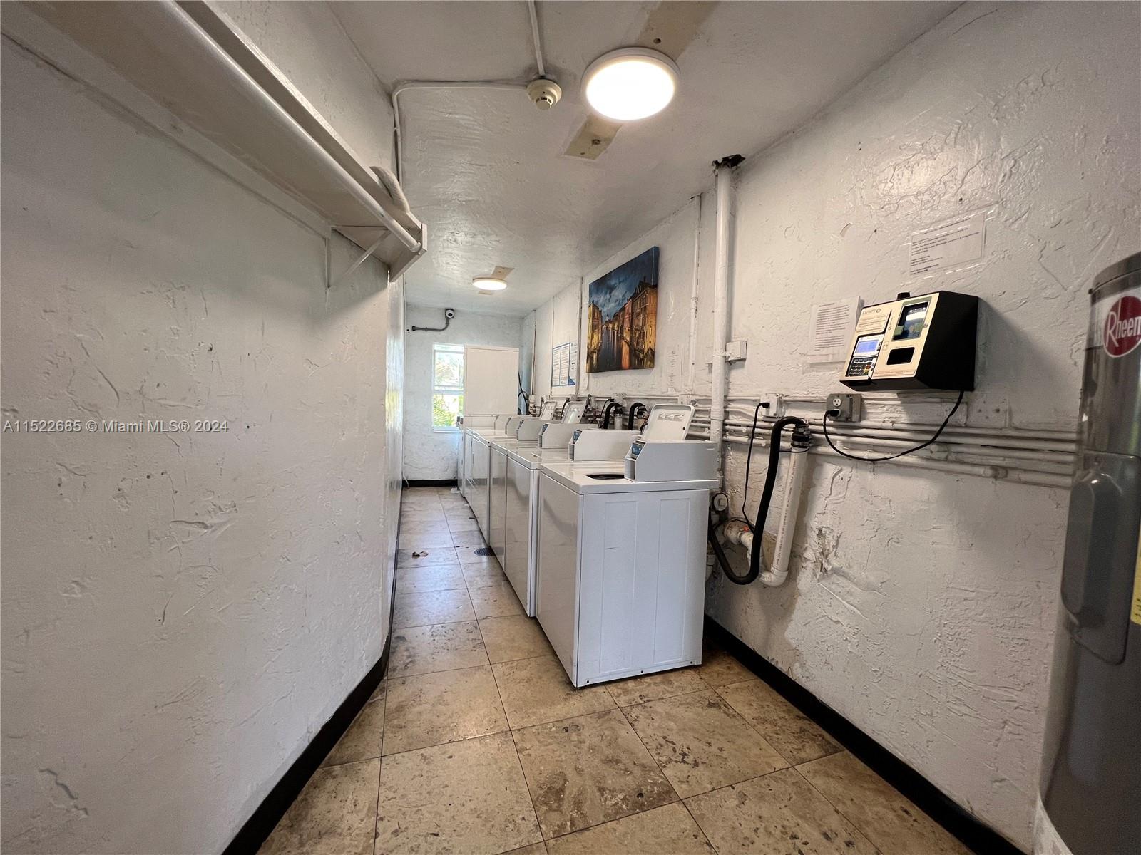 1860 Venice Park Dr 103, North Miami, Florida 33181, 1 Bedroom Bedrooms, ,1 BathroomBathrooms,Residentiallease,For Rent,1860 Venice Park Dr 103,A11522685