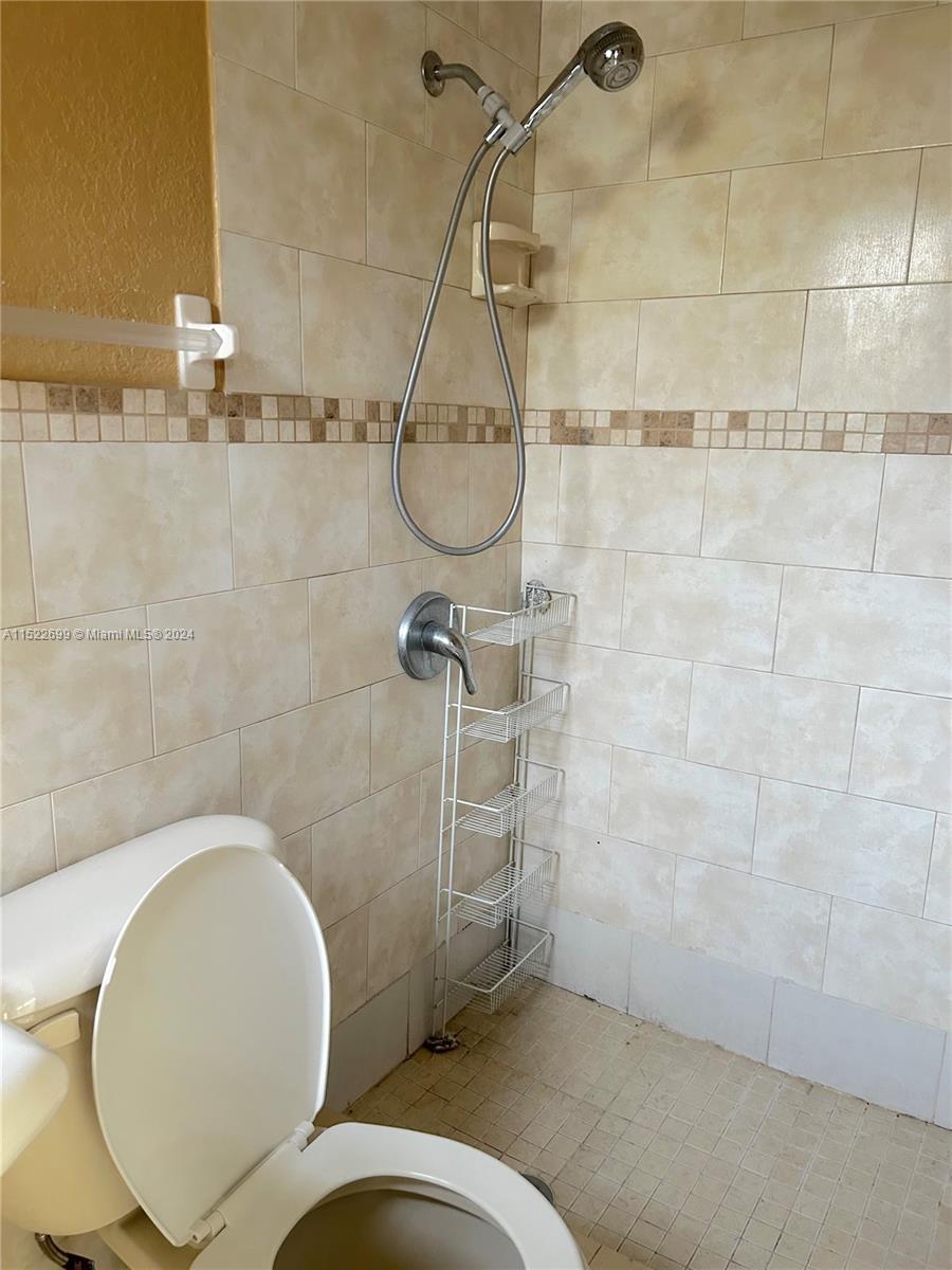 7537 Buccaneer Ave B, North Bay Village, Florida 33141, 1 Bedroom Bedrooms, ,1 BathroomBathrooms,Residentiallease,For Rent,7537 Buccaneer Ave B,A11522699