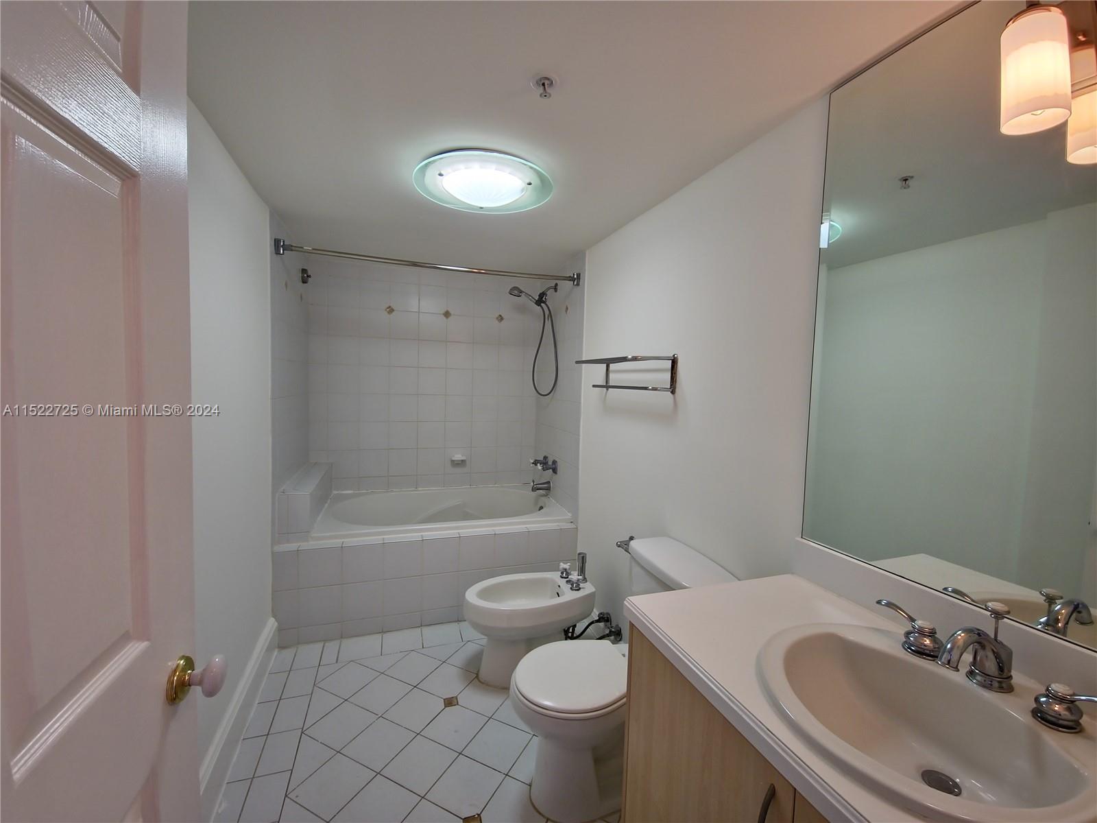 2951 Bayshore Dr, Miami, FL, 33133 United States, 1 Bedroom Bedrooms, ,1 BathroomBathrooms,Residential,For Sale,Bayshore Dr,A11522725