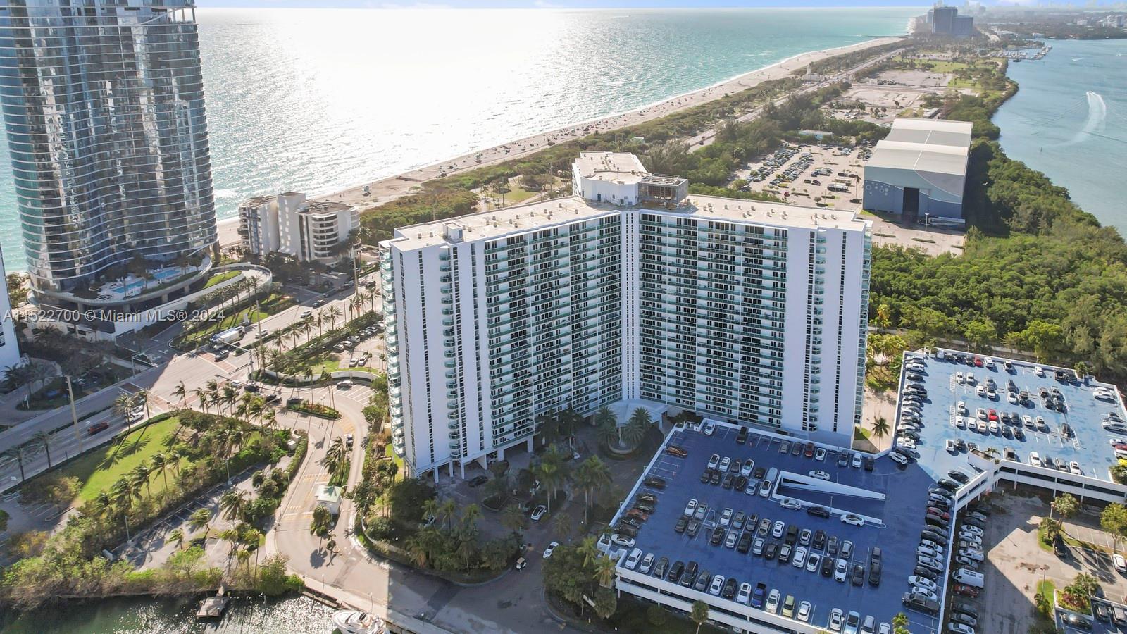 100 Bayview Dr 718, Sunny Isles Beach, FL 33160, 2 Bedrooms Bedrooms, ,2 BathroomsBathrooms,Residential,For Sale,Bayview Dr,A11522700