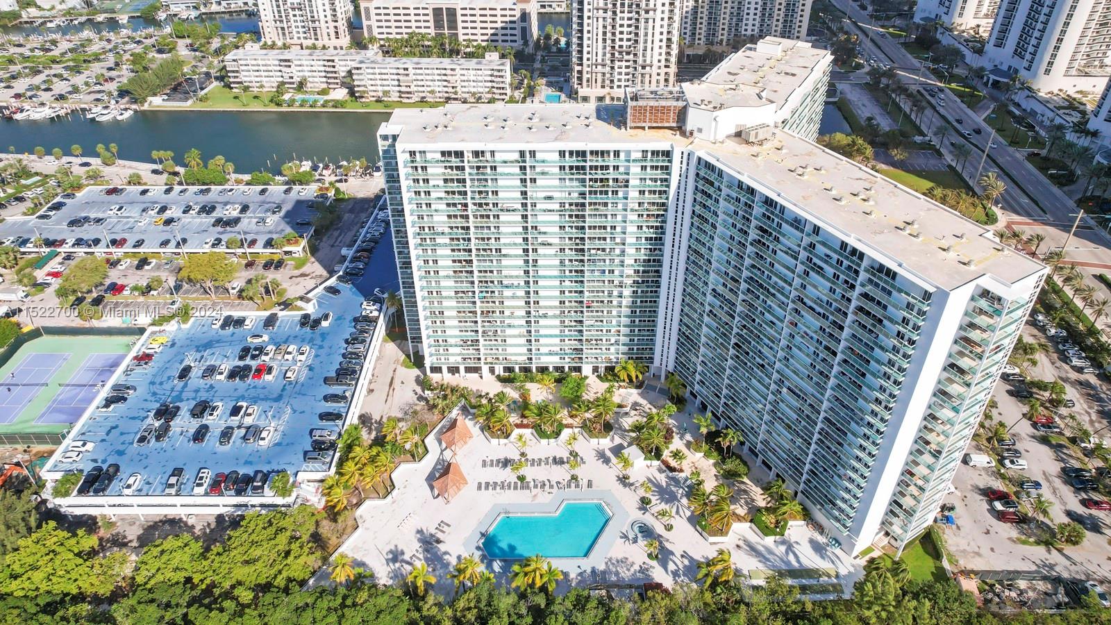 100 Bayview Dr 718, Sunny Isles Beach, FL 33160, 2 Bedrooms Bedrooms, ,2 BathroomsBathrooms,Residential,For Sale,Bayview Dr,A11522700