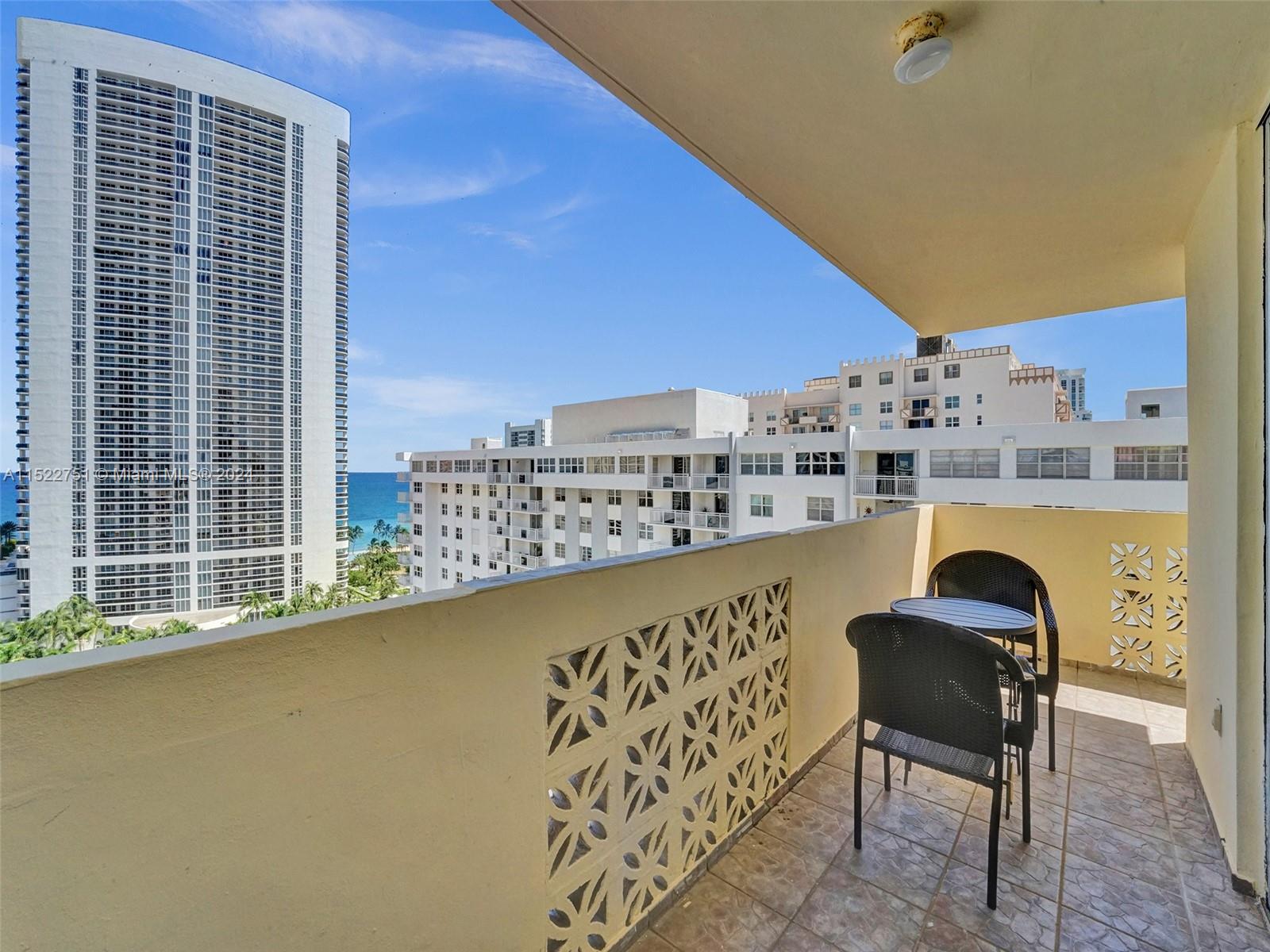 Ocean and Intracoastal views from Balcony!