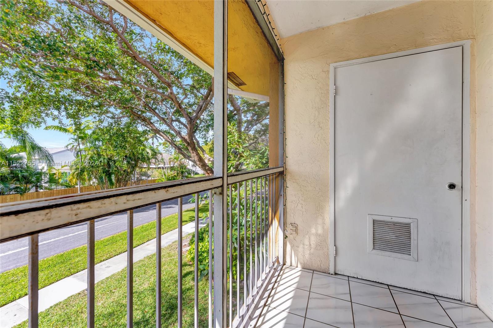 401 10th St, Dania Beach, FL, 33004 United States, 2 Bedrooms Bedrooms, ,2 BathroomsBathrooms,Residential,For Sale,10th St,A11522755