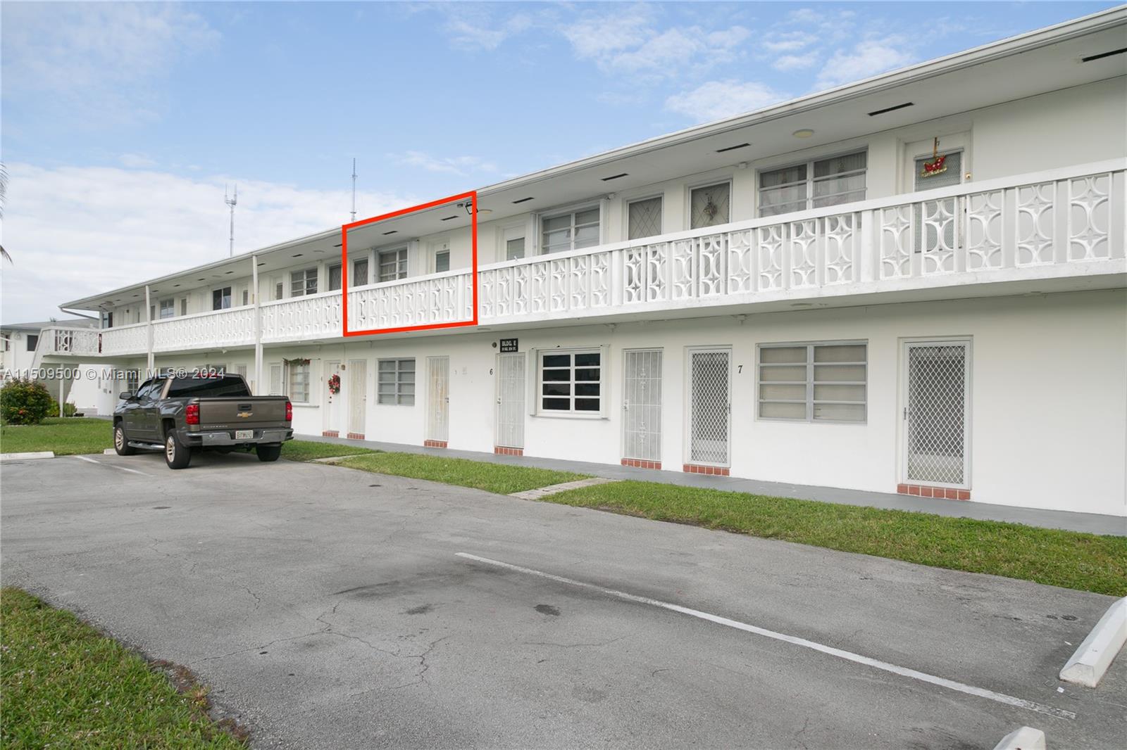 51 204th St, Miami Gardens, FL, 33179 United States, 1 Bedroom Bedrooms, ,1 BathroomBathrooms,Residential,For Sale,204th St,A11509500