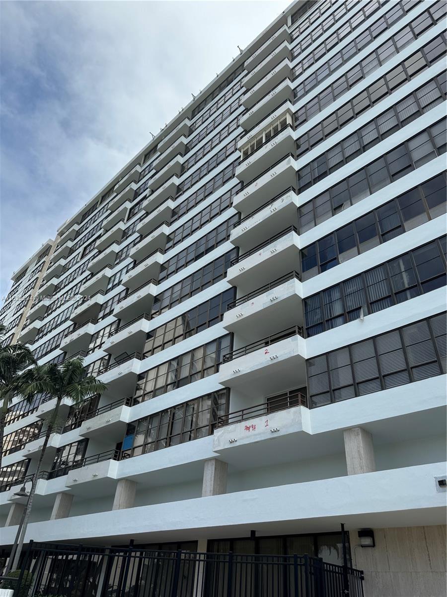 500 Three Islands Blvd 908, Hallandale Beach, Florida 33009, 2 Bedrooms Bedrooms, ,2 BathroomsBathrooms,Residential,For Sale,500 Three Islands Blvd 908,A11522694