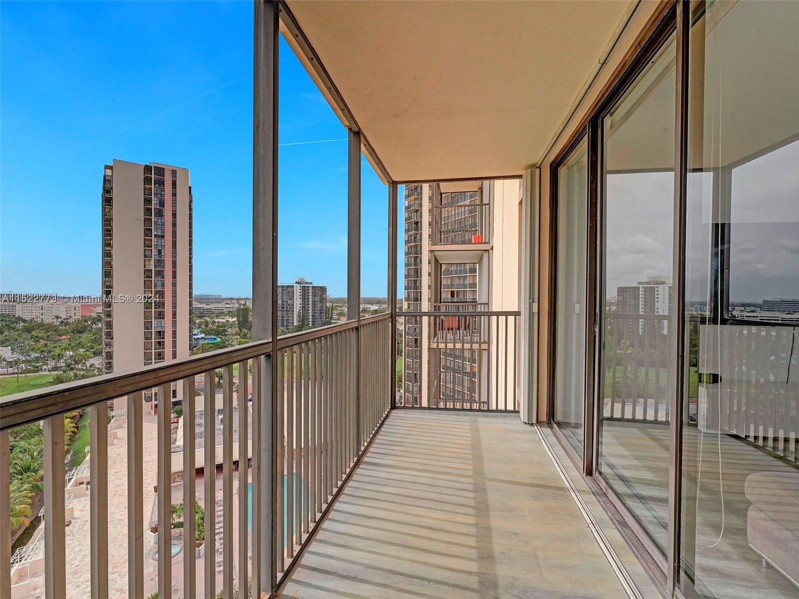 20379 W Country Club Dr 1537, Aventura, Florida 33180, 1 Bedroom Bedrooms, ,1 BathroomBathrooms,Residential,For Sale,20379 W Country Club Dr 1537,A11522773