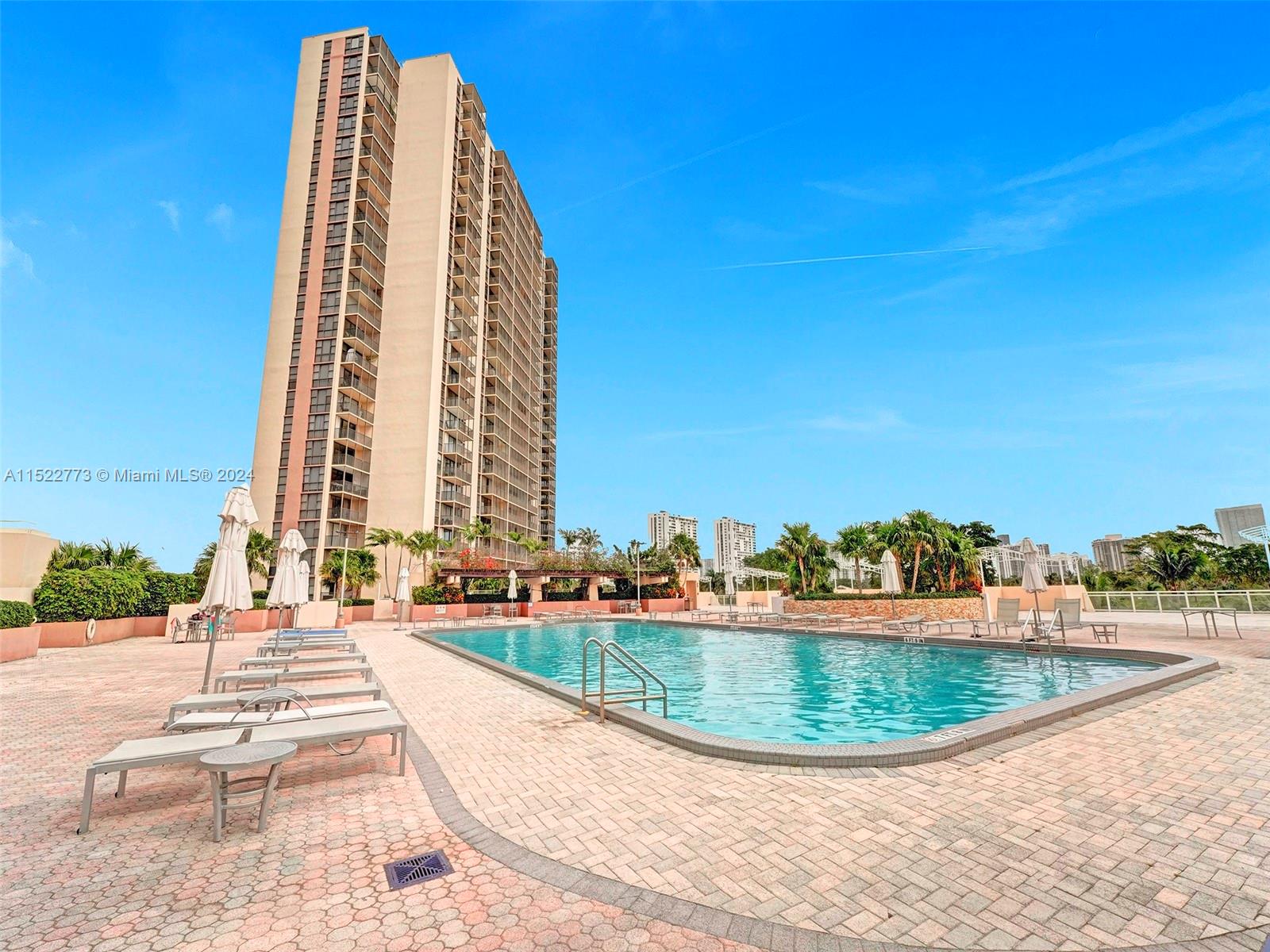 20379 W Country Club Dr 1537, Aventura, Florida 33180, 1 Bedroom Bedrooms, ,1 BathroomBathrooms,Residential,For Sale,20379 W Country Club Dr 1537,A11522773