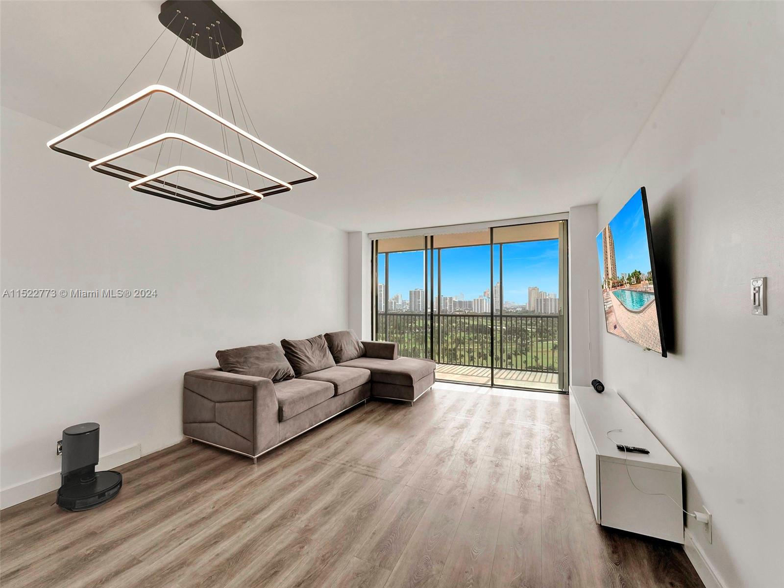 20379 W Country Club Dr 1537, Aventura, Florida 33180, 1 Bedroom Bedrooms, ,1 BathroomBathrooms,Residential,For Sale,20379 W Country Club Dr 1537,A11522773