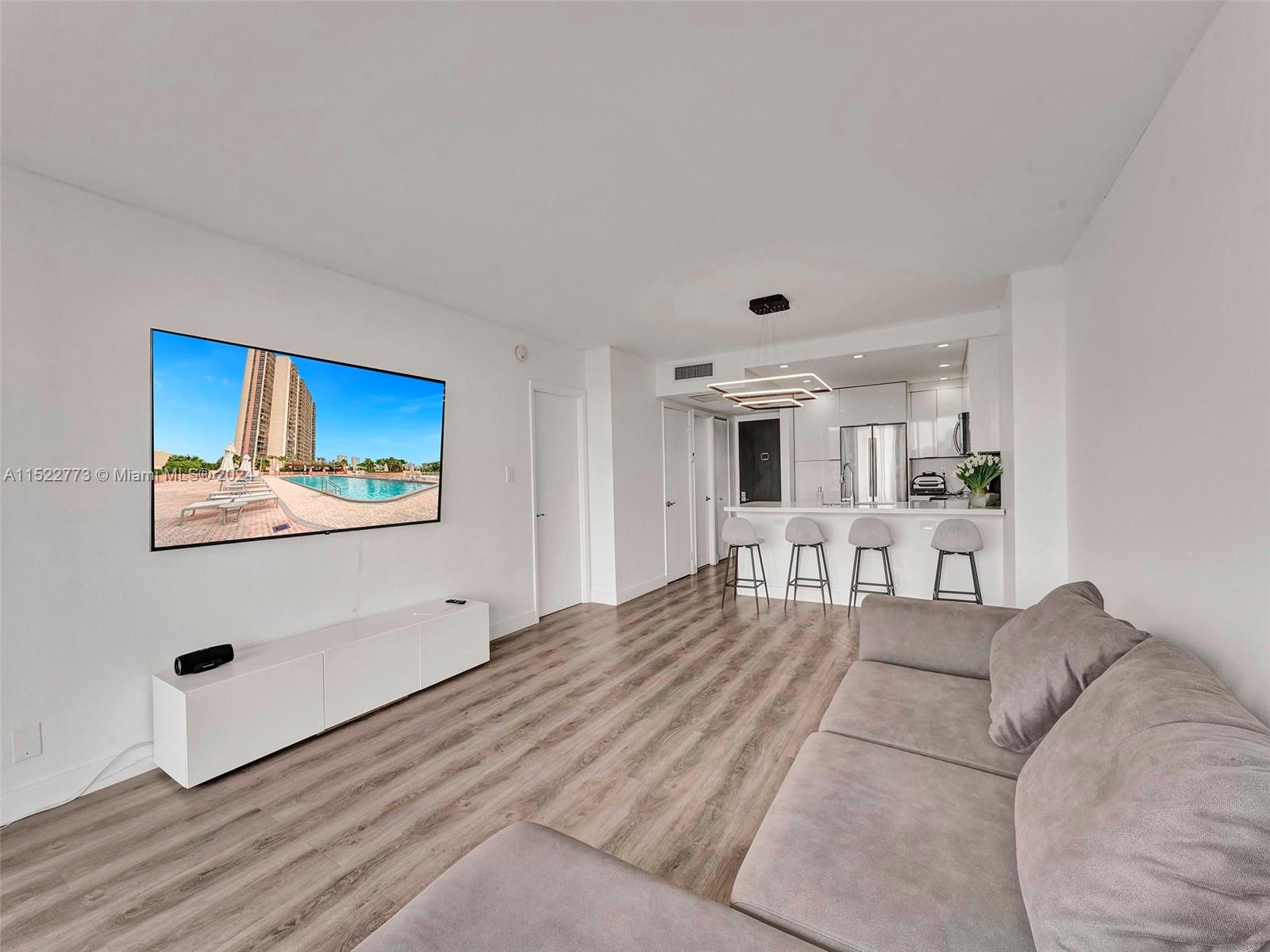 20379 W Country Club Dr 1537, Aventura, Florida 33180, 1 Bedroom Bedrooms, ,1 BathroomBathrooms,Residential,For Sale,20379 W Country Club Dr 1537,A11522773