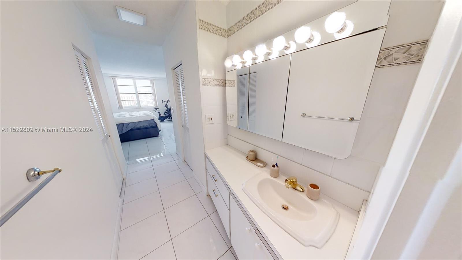 500 Bayview Dr 2131, Sunny Isles Beach, FL 33160, 2 Bedrooms Bedrooms, ,2 BathroomsBathrooms,Residential,For Sale,Bayview Dr,A11522809