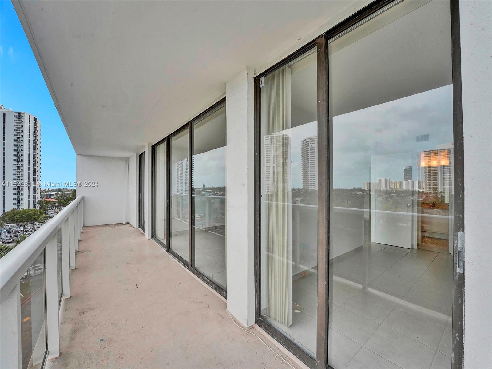 3701 N Country Club Dr 709, Aventura, Florida 33180, 2 Bedrooms Bedrooms, ,2 BathroomsBathrooms,Residential,For Sale,3701 N Country Club Dr 709,A11522811