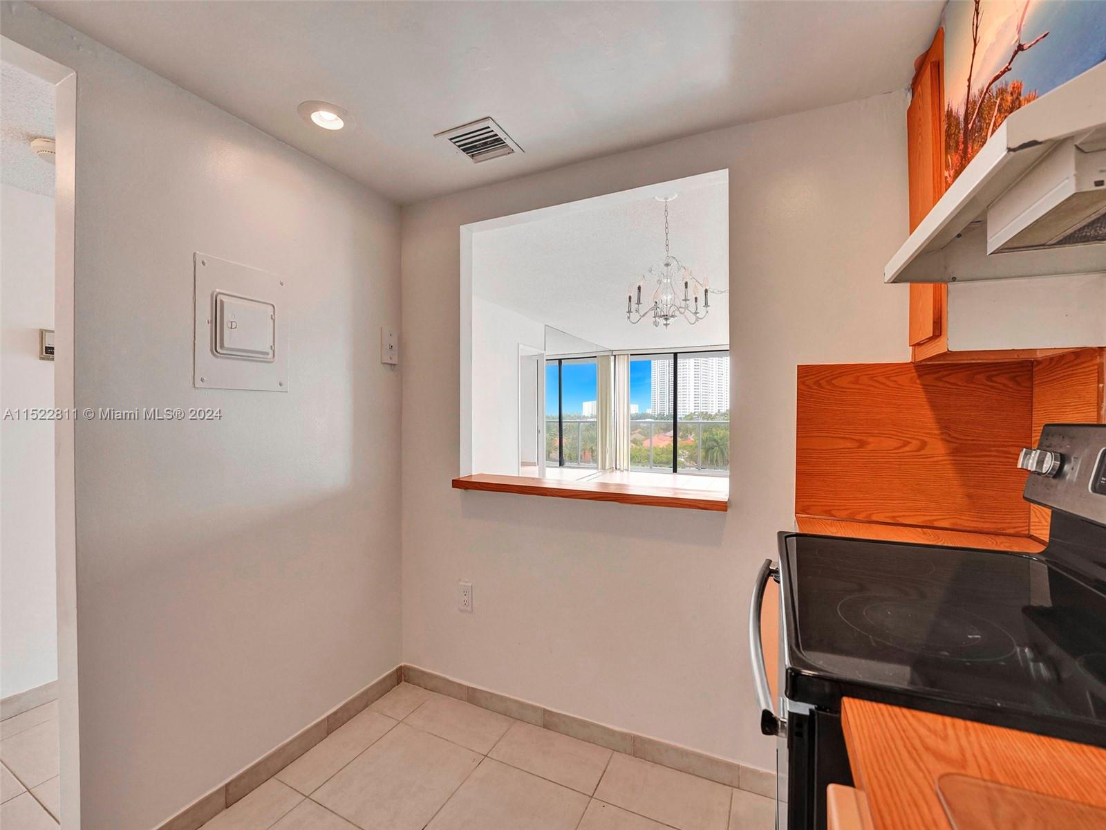 3701 N Country Club Dr 709, Aventura, Florida 33180, 2 Bedrooms Bedrooms, ,2 BathroomsBathrooms,Residential,For Sale,3701 N Country Club Dr 709,A11522811