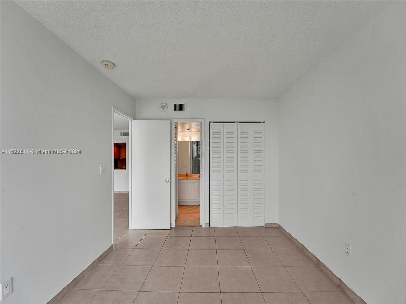 3701 N Country Club Dr 709, Aventura, Florida 33180, 2 Bedrooms Bedrooms, ,2 BathroomsBathrooms,Residential,For Sale,3701 N Country Club Dr 709,A11522811