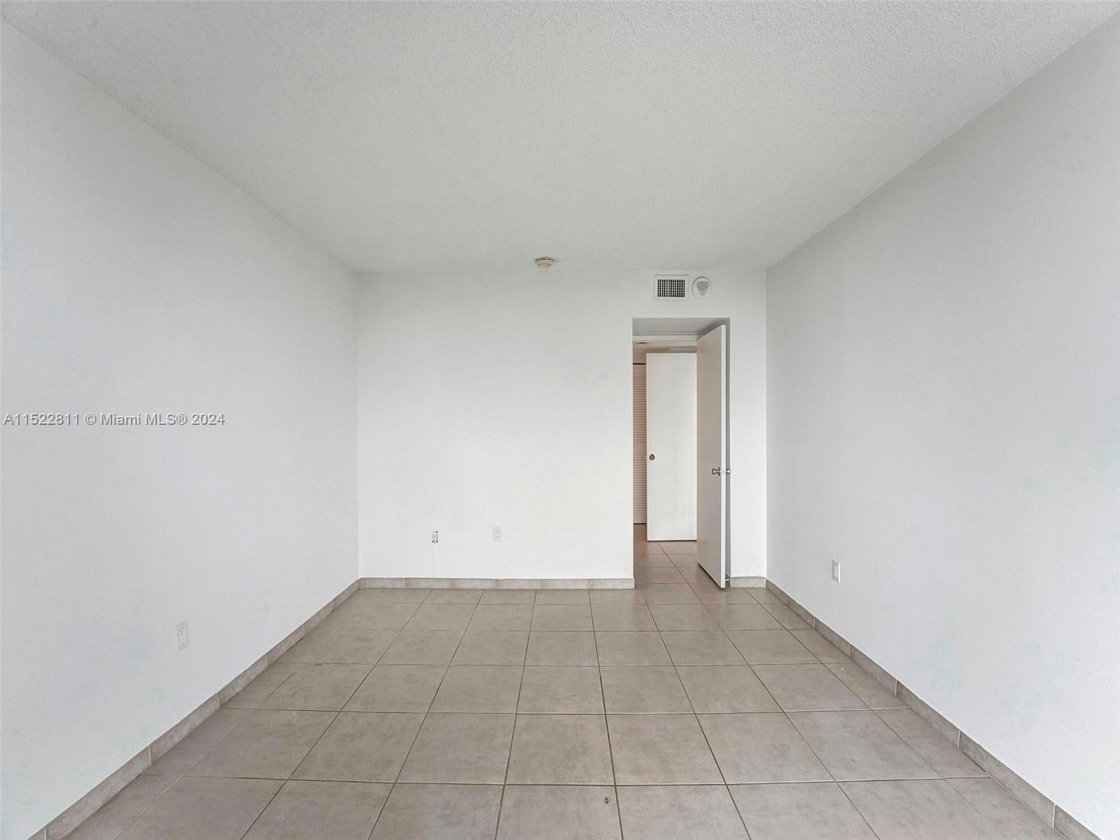 3701 N Country Club Dr 709, Aventura, Florida 33180, 2 Bedrooms Bedrooms, ,2 BathroomsBathrooms,Residential,For Sale,3701 N Country Club Dr 709,A11522811