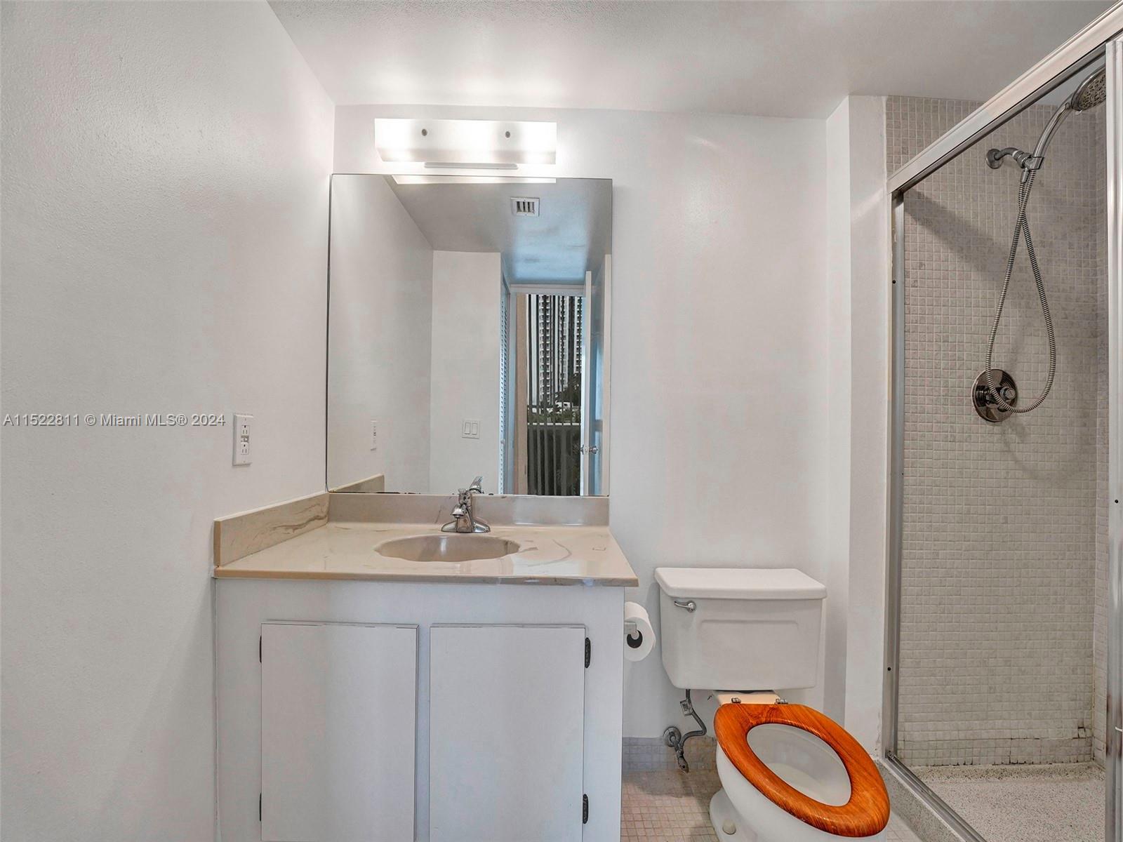 3701 N Country Club Dr 709, Aventura, Florida 33180, 2 Bedrooms Bedrooms, ,2 BathroomsBathrooms,Residential,For Sale,3701 N Country Club Dr 709,A11522811