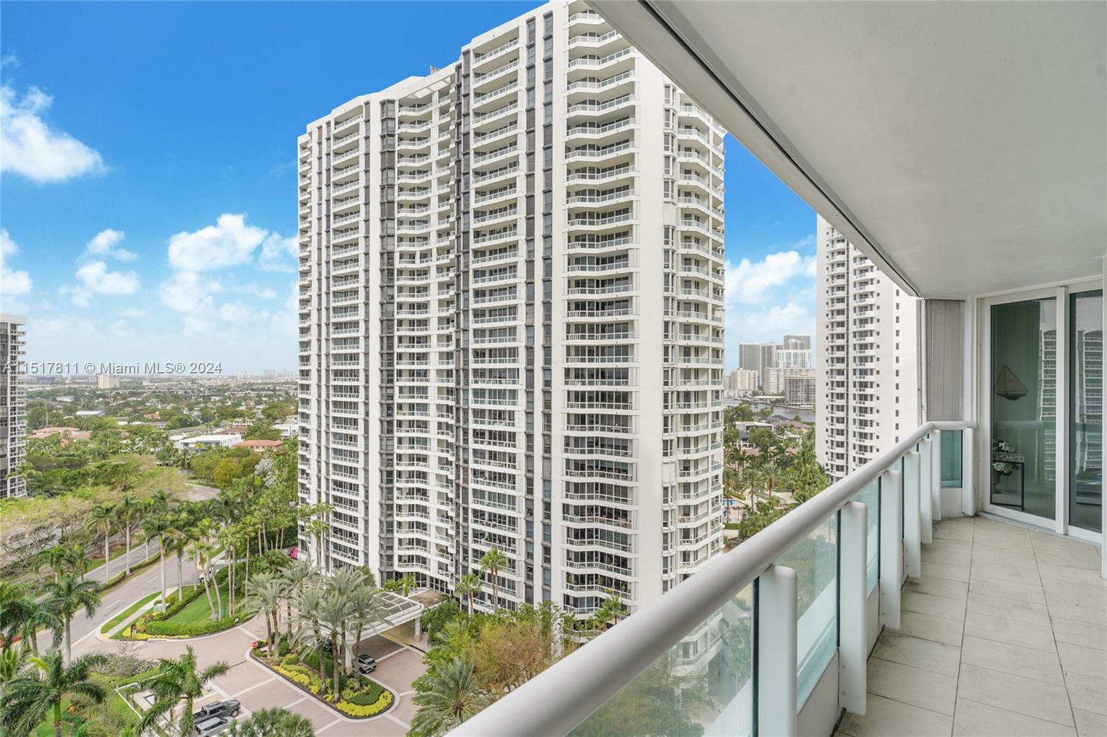 21055 Yacht Club Dr 1604, Aventura, FL 33180, 2 Bedrooms Bedrooms, ,2 BathroomsBathrooms,Residential,For Sale,Yacht Club Dr,A11517811