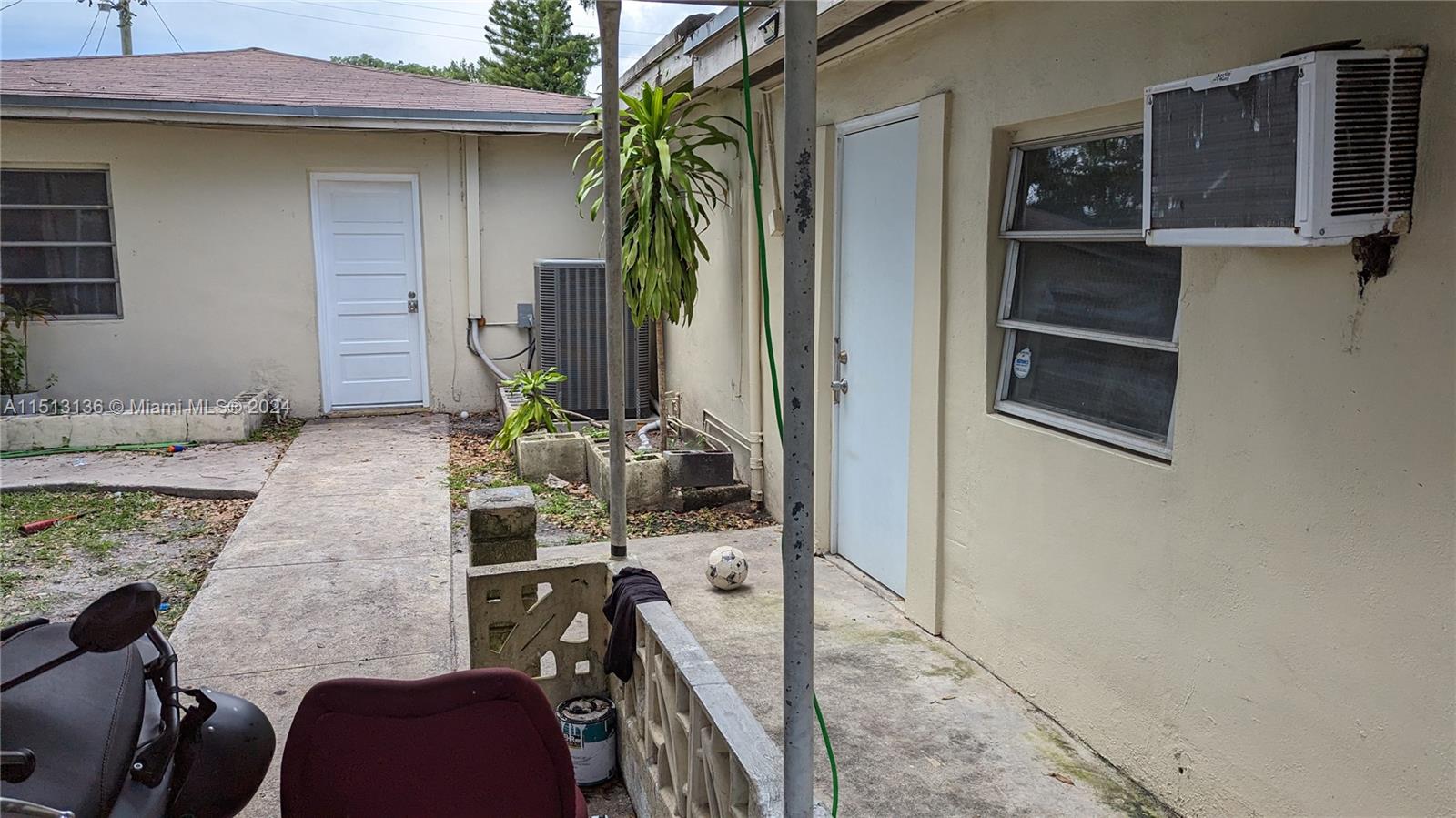 Miami, Florida 33142, 7 Bedrooms Bedrooms, ,3 BathroomsBathrooms,Residential,For Sale,A11513136