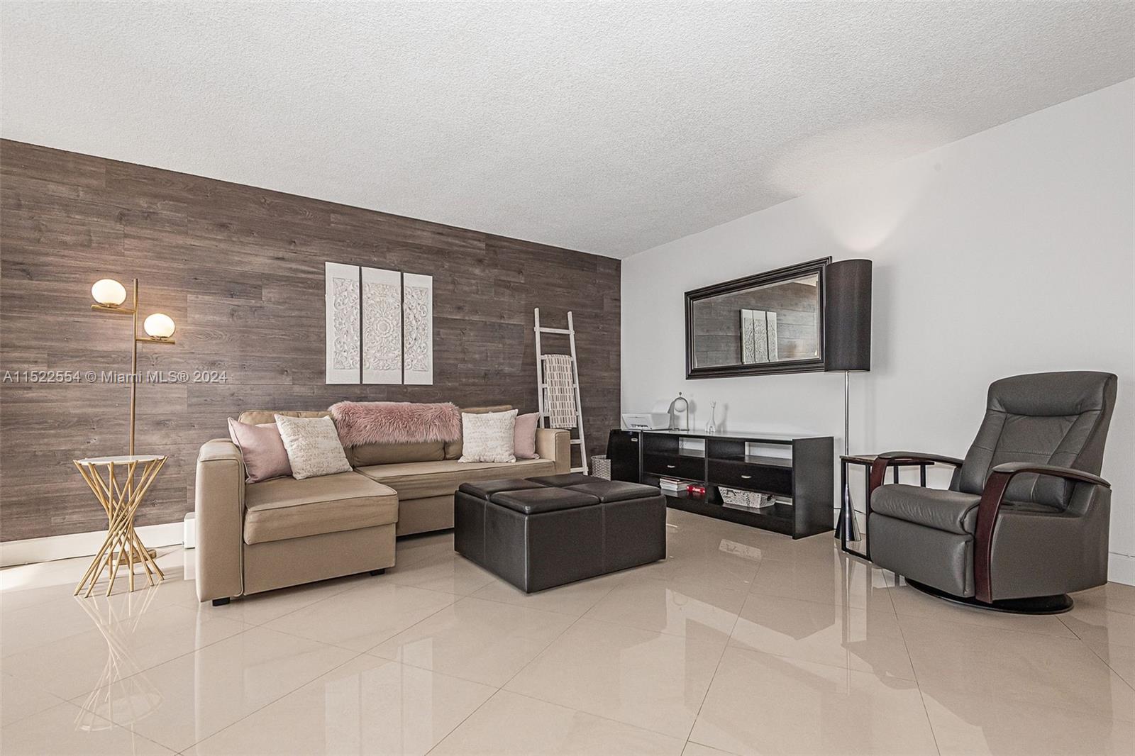 400 Leslie Dr 1011, Hallandale Beach, Florida 33009, 1 Bedroom Bedrooms, ,1 BathroomBathrooms,Residential,For Sale,400 Leslie Dr 1011,A11522554