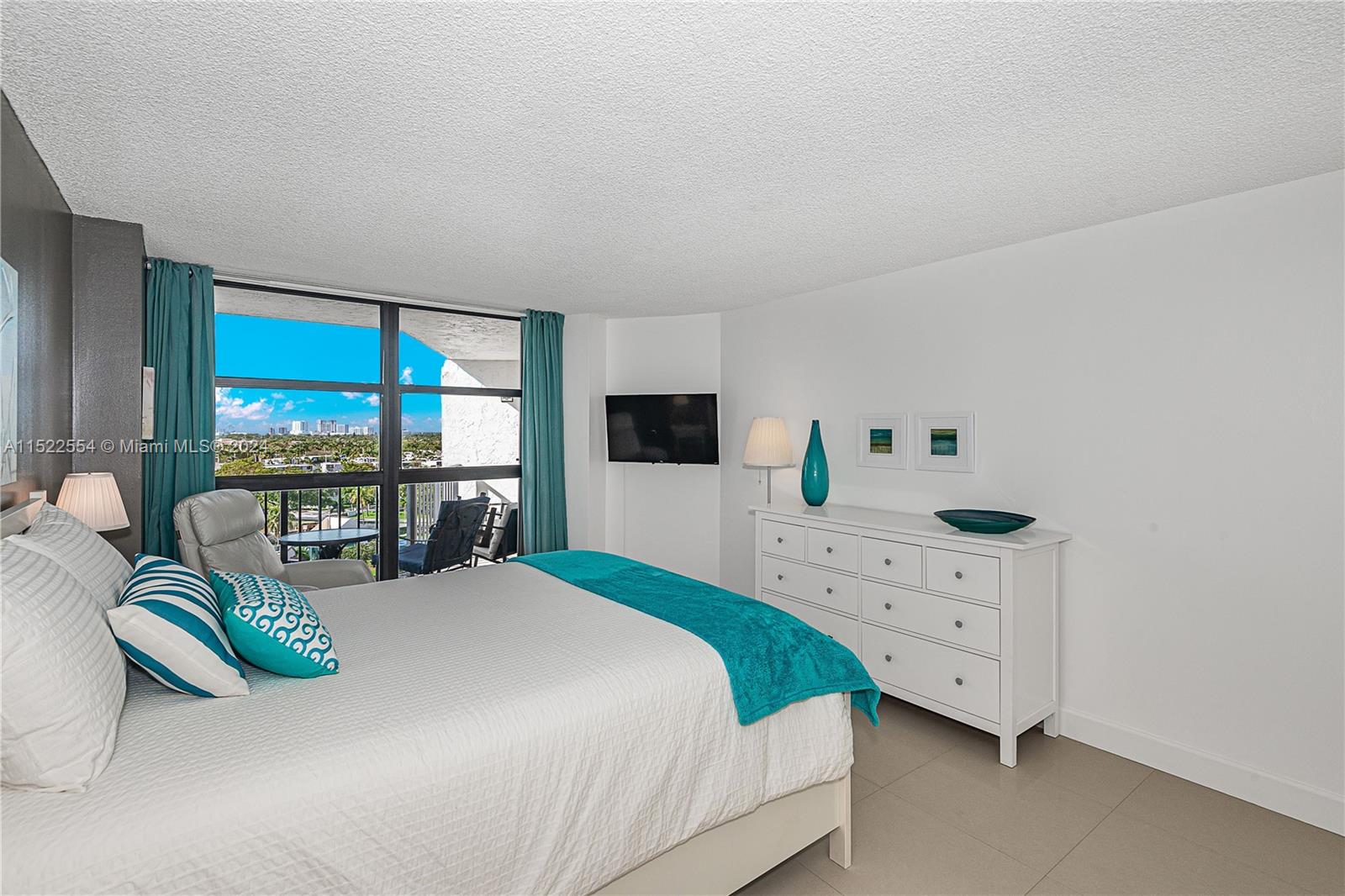 400 Leslie Dr 1011, Hallandale Beach, Florida 33009, 1 Bedroom Bedrooms, ,1 BathroomBathrooms,Residential,For Sale,400 Leslie Dr 1011,A11522554