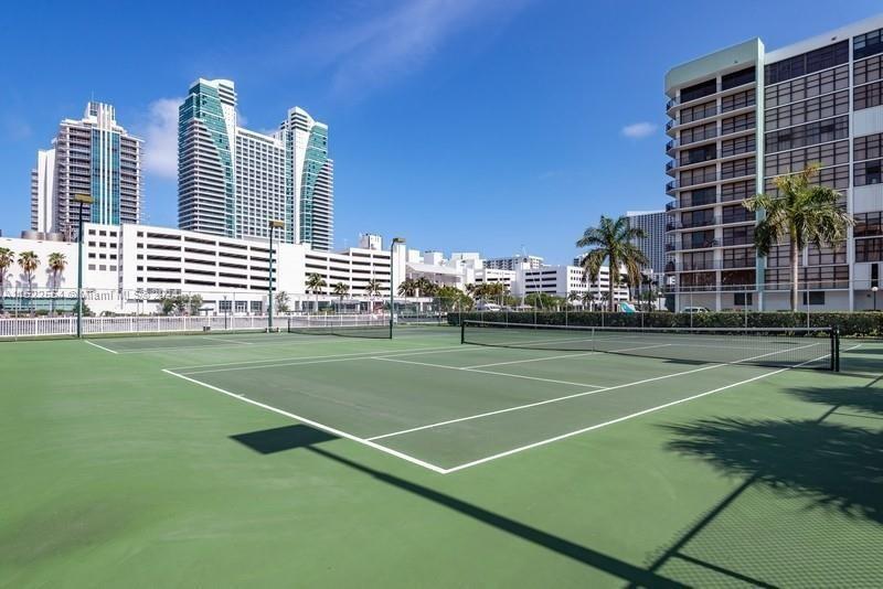 400 Leslie Dr 1011, Hallandale Beach, Florida 33009, 1 Bedroom Bedrooms, ,1 BathroomBathrooms,Residential,For Sale,400 Leslie Dr 1011,A11522554