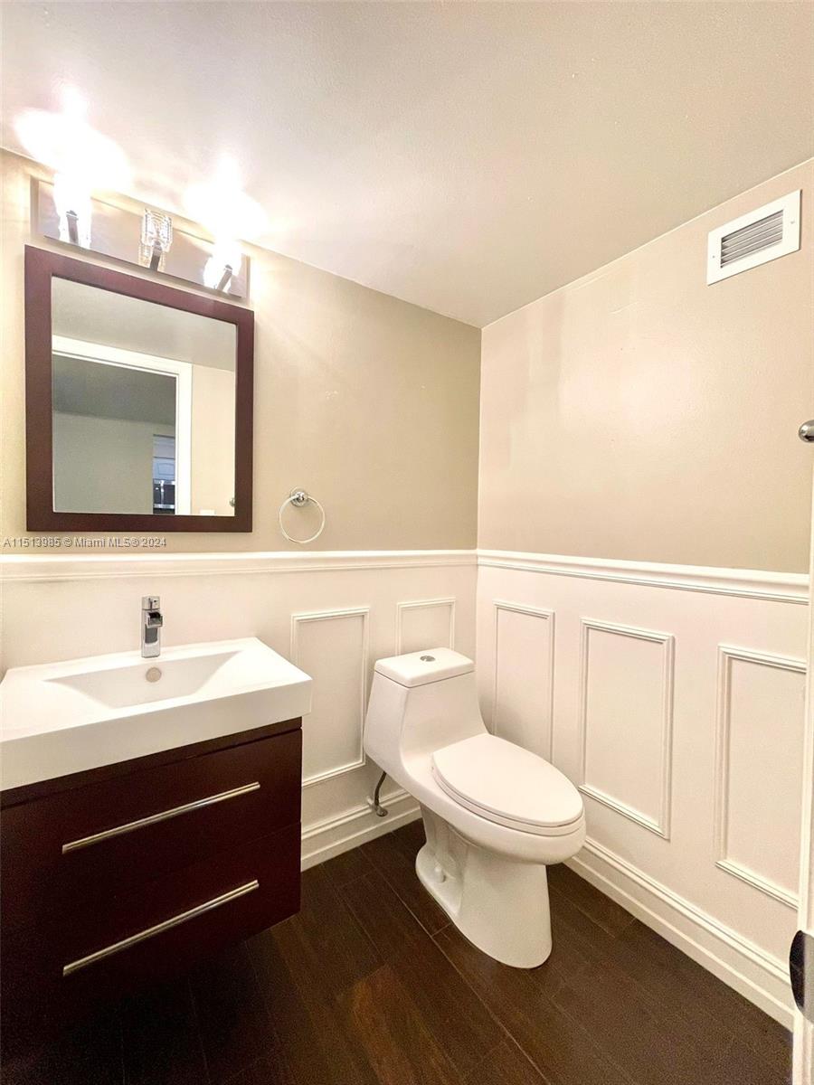 Hollywood, Florida 33019, 1 Bedroom Bedrooms, ,1 BathroomBathrooms,Residentiallease,For Rent,A11513985