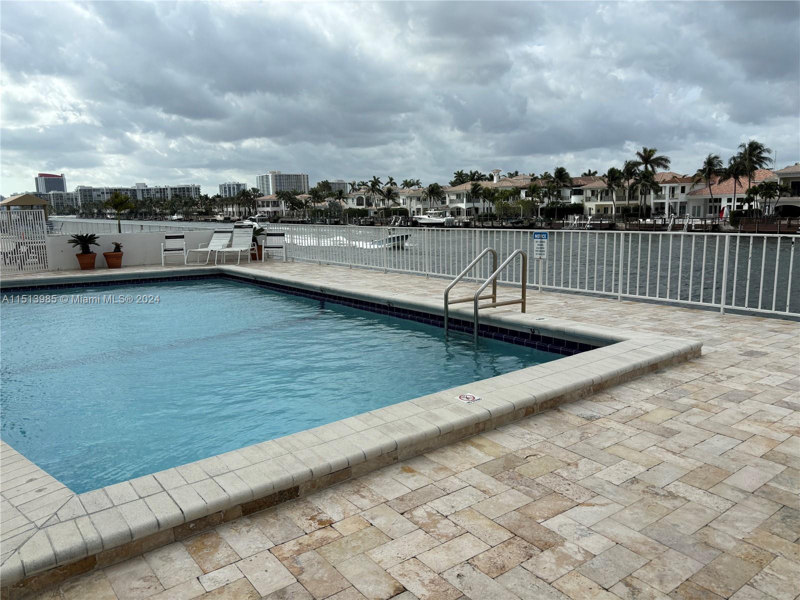 Hollywood, Florida 33019, 1 Bedroom Bedrooms, ,1 BathroomBathrooms,Residentiallease,For Rent,A11513985