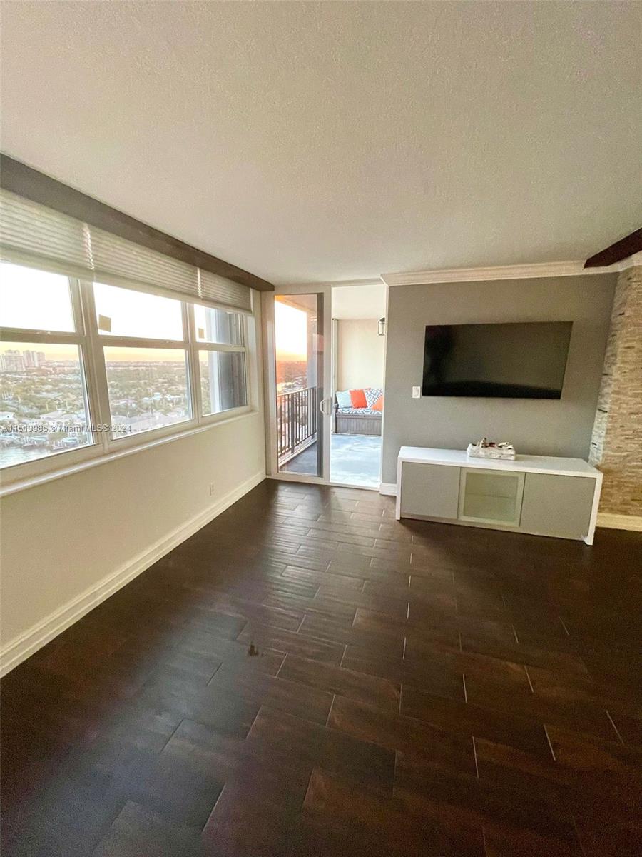 Hollywood, Florida 33019, 1 Bedroom Bedrooms, ,1 BathroomBathrooms,Residentiallease,For Rent,A11513985