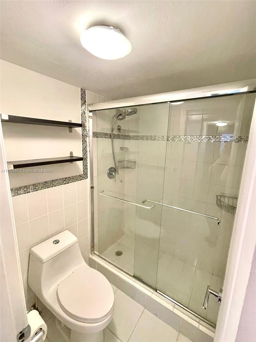 Hollywood, Florida 33019, 1 Bedroom Bedrooms, ,1 BathroomBathrooms,Residentiallease,For Rent,A11513985