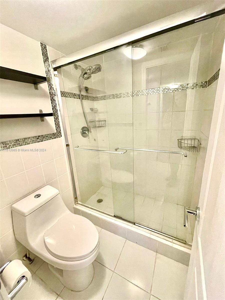 Hollywood, Florida 33019, 1 Bedroom Bedrooms, ,1 BathroomBathrooms,Residentiallease,For Rent,A11513985