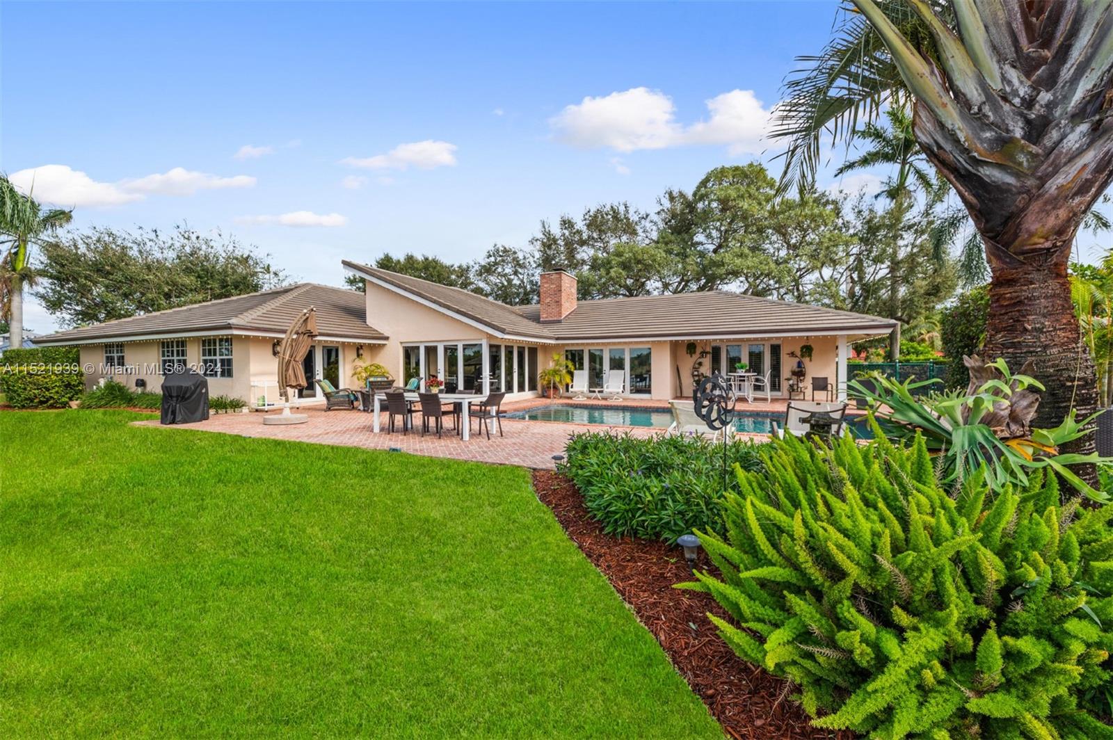 3835 Lake Dr, Boynton Beach, FL, 33435 United States, 4 Bedrooms Bedrooms, ,3 BathroomsBathrooms,Residential,For Sale,Lake Dr,A11521939