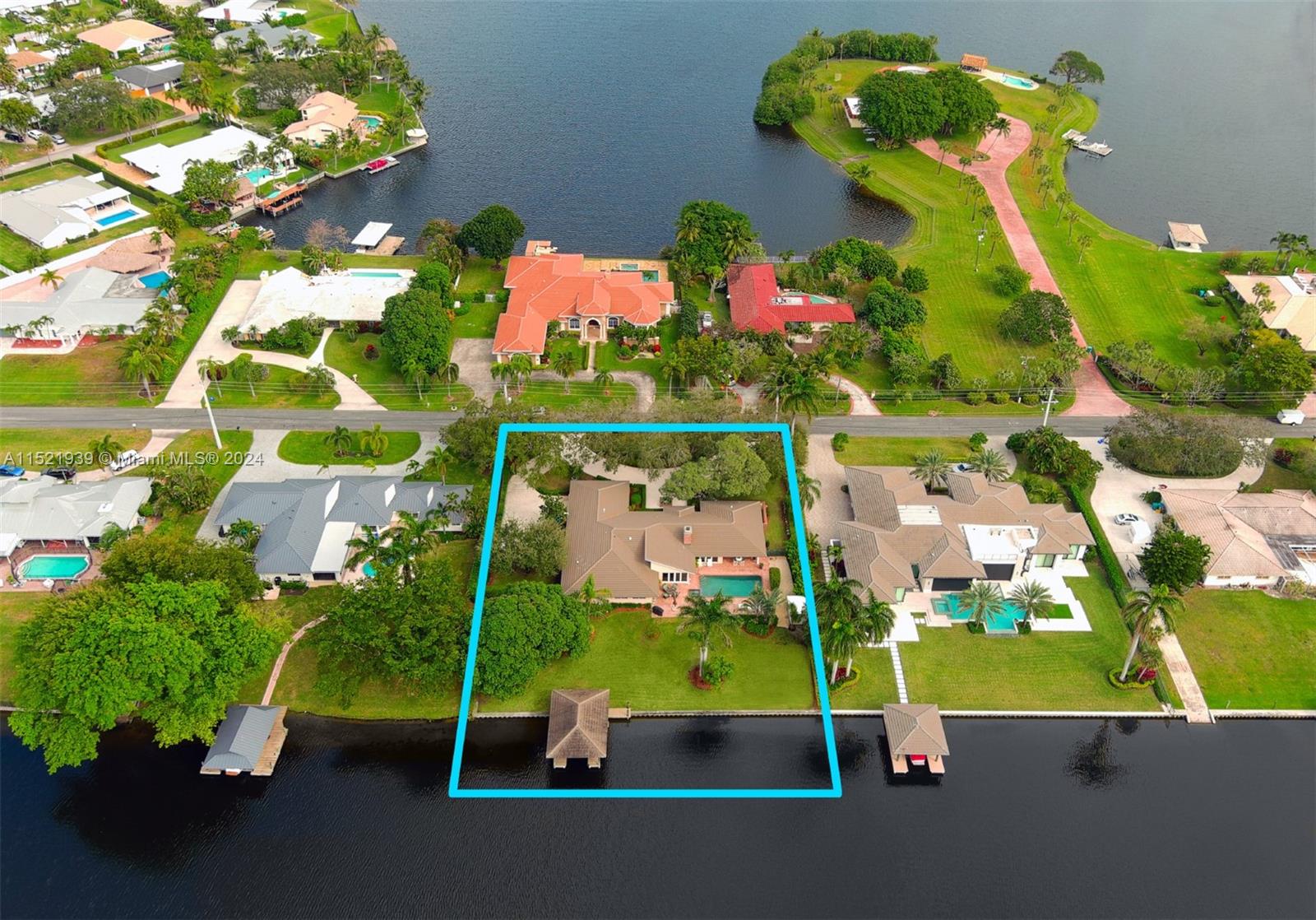 3835 Lake Dr, Boynton Beach, FL, 33435 United States, 4 Bedrooms Bedrooms, ,3 BathroomsBathrooms,Residential,For Sale,Lake Dr,A11521939