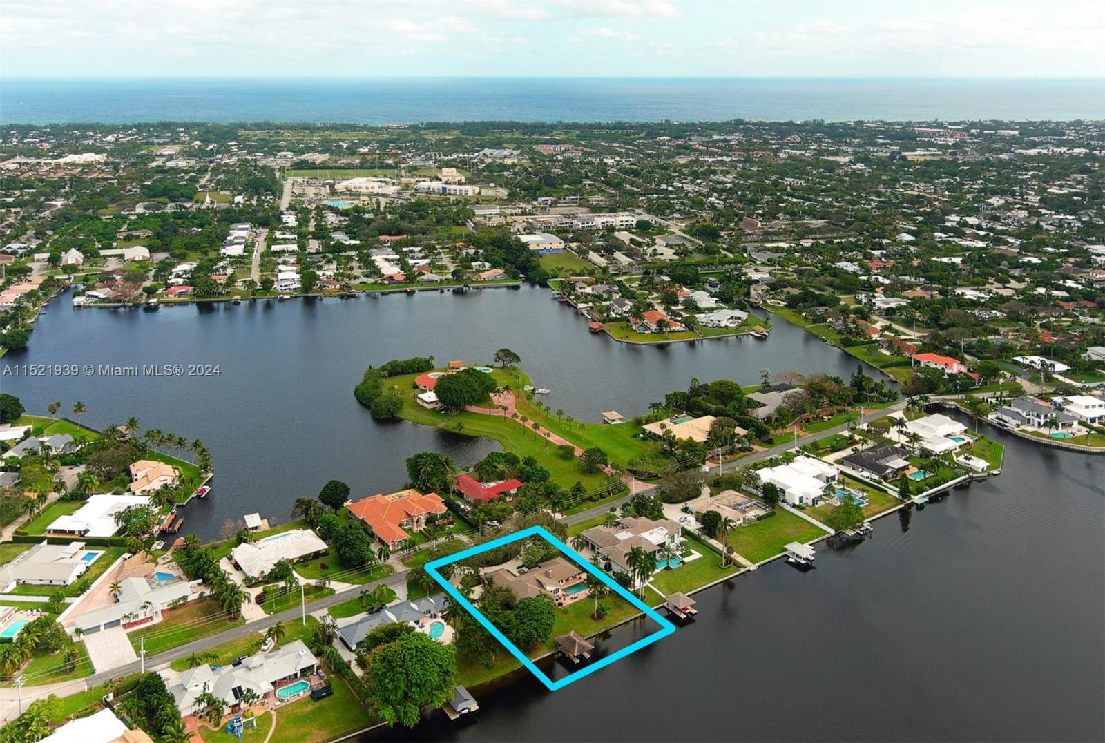 3835 Lake Dr, Boynton Beach, FL, 33435 United States, 4 Bedrooms Bedrooms, ,3 BathroomsBathrooms,Residential,For Sale,Lake Dr,A11521939