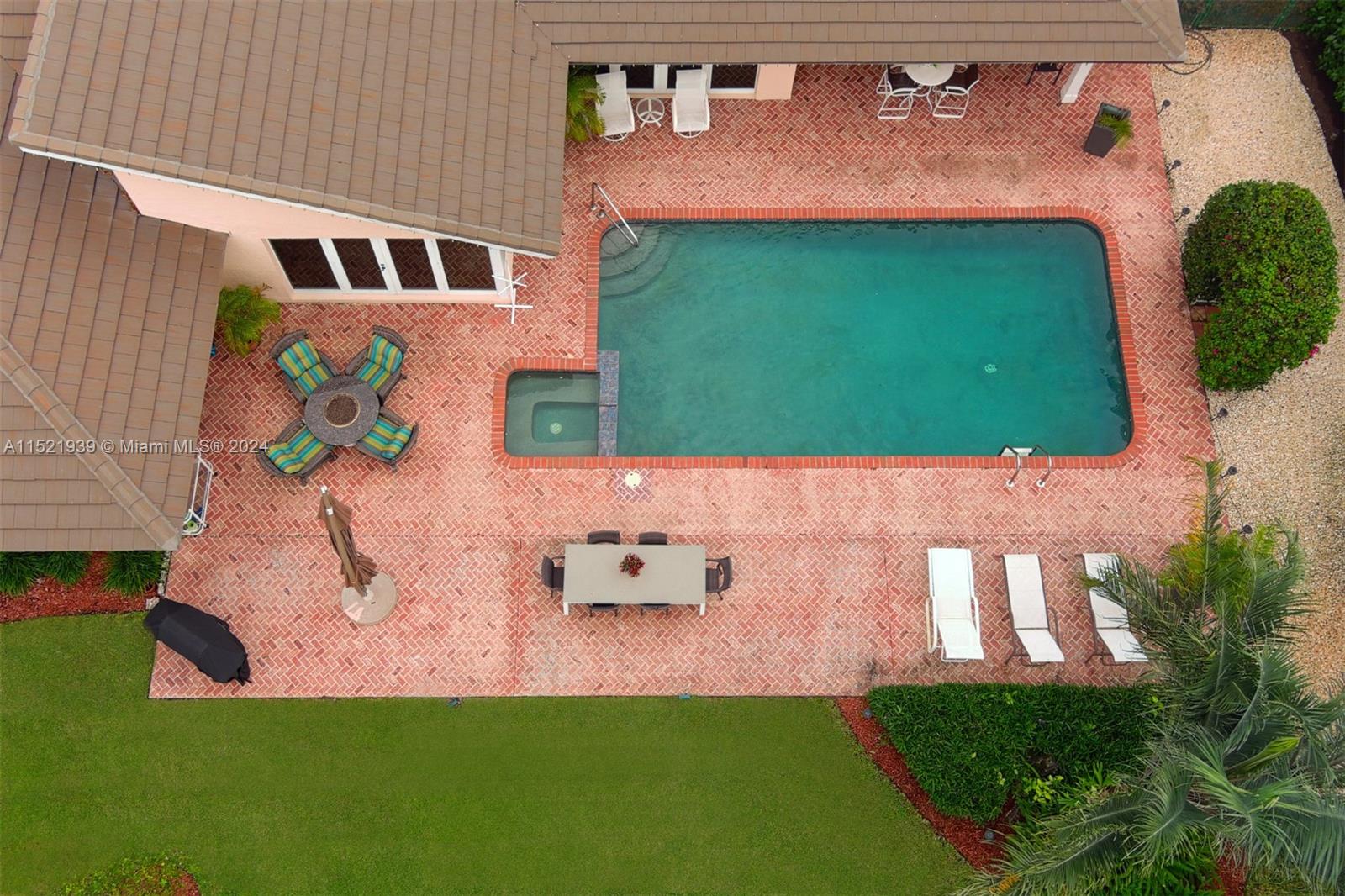 3835 Lake Dr, Boynton Beach, FL, 33435 United States, 4 Bedrooms Bedrooms, ,3 BathroomsBathrooms,Residential,For Sale,Lake Dr,A11521939