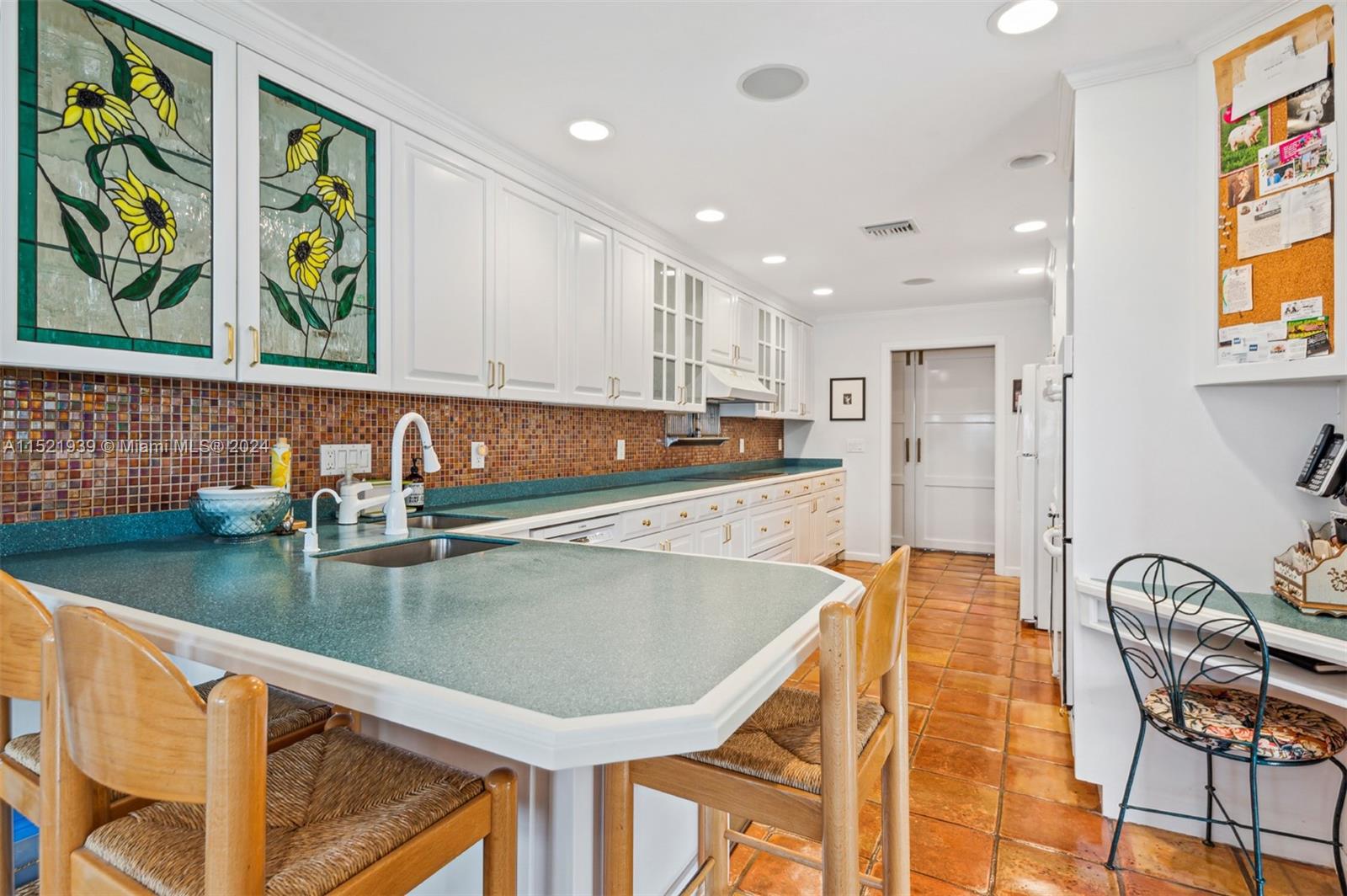 3835 Lake Dr, Boynton Beach, FL, 33435 United States, 4 Bedrooms Bedrooms, ,3 BathroomsBathrooms,Residential,For Sale,Lake Dr,A11521939