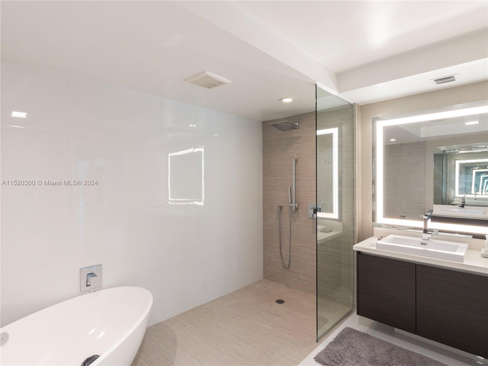 330 Sunny Isles Blvd, Sunny Isles Beach, FL, 33160 United States, 3 Bedrooms Bedrooms, ,3 BathroomsBathrooms,Residential,For Sale,Sunny Isles Blvd,A11520300