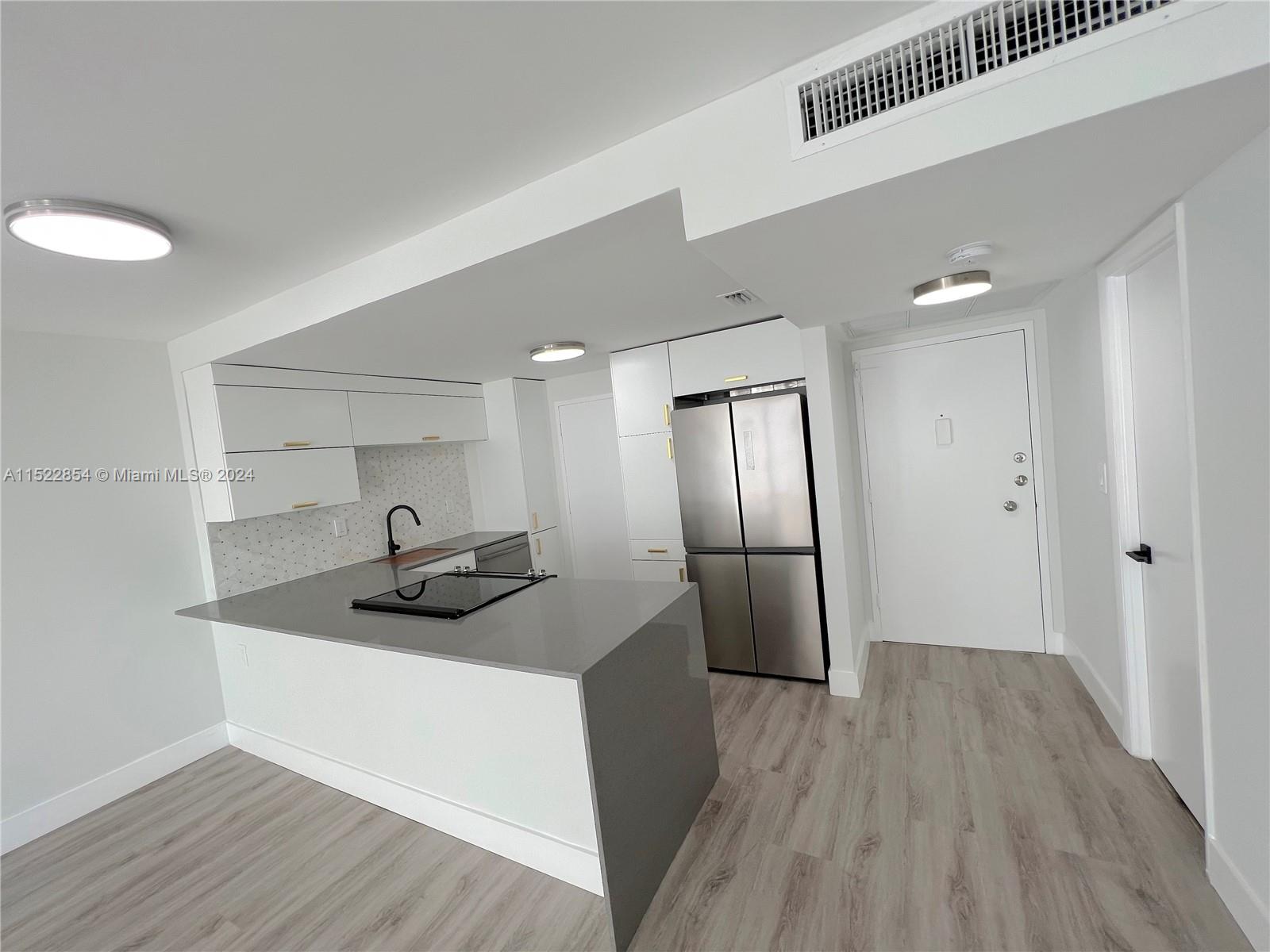 5838 Collins Ave, Miami Beach, FL, 33140 United States, 1 Bedroom Bedrooms, ,1 BathroomBathrooms,Residential,For Sale,Collins Ave,A11522854