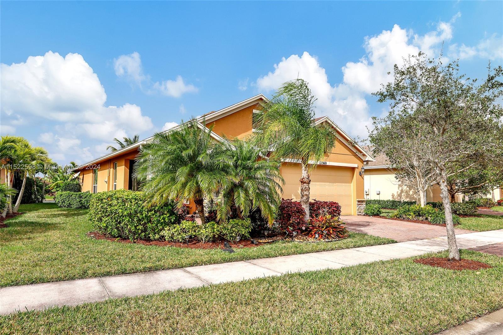 12360 Weeping Willow Ave, Port St. Lucie, FL, 34987 United States, 2 Bedrooms Bedrooms, ,2 BathroomsBathrooms,Residential,For Sale,Weeping Willow Ave,A11522598