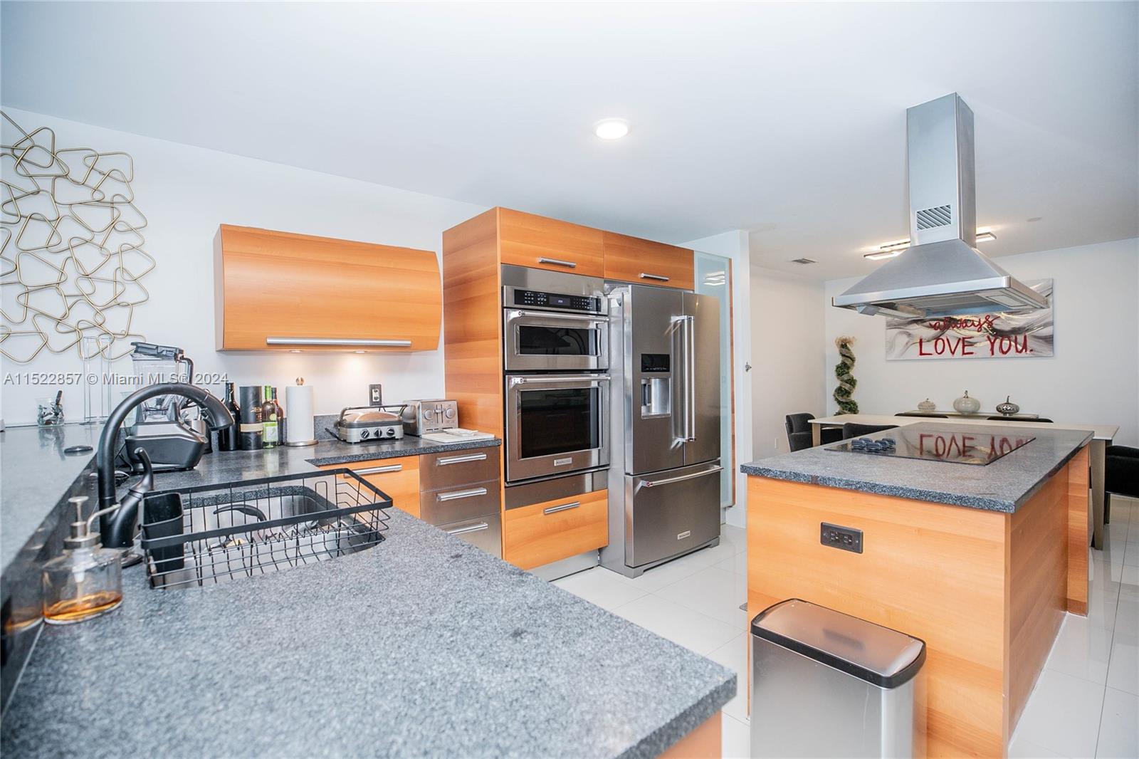 2950 NE 188th St 124, Aventura, Florida 33180, 2 Bedrooms Bedrooms, ,3 BathroomsBathrooms,Residentiallease,For Rent,2950 NE 188th St 124,A11522857