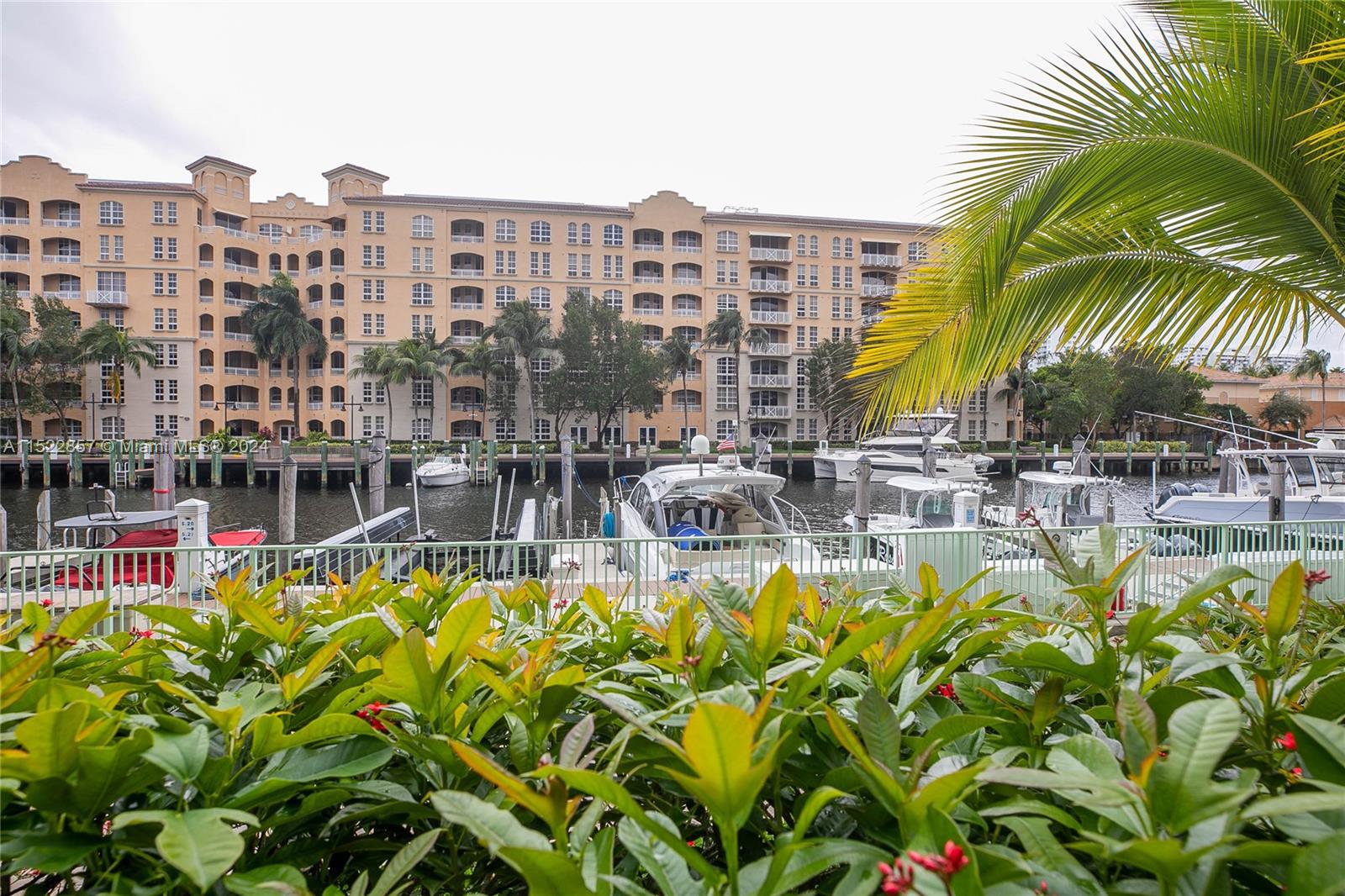 2950 NE 188th St 124, Aventura, Florida 33180, 2 Bedrooms Bedrooms, ,3 BathroomsBathrooms,Residentiallease,For Rent,2950 NE 188th St 124,A11522857