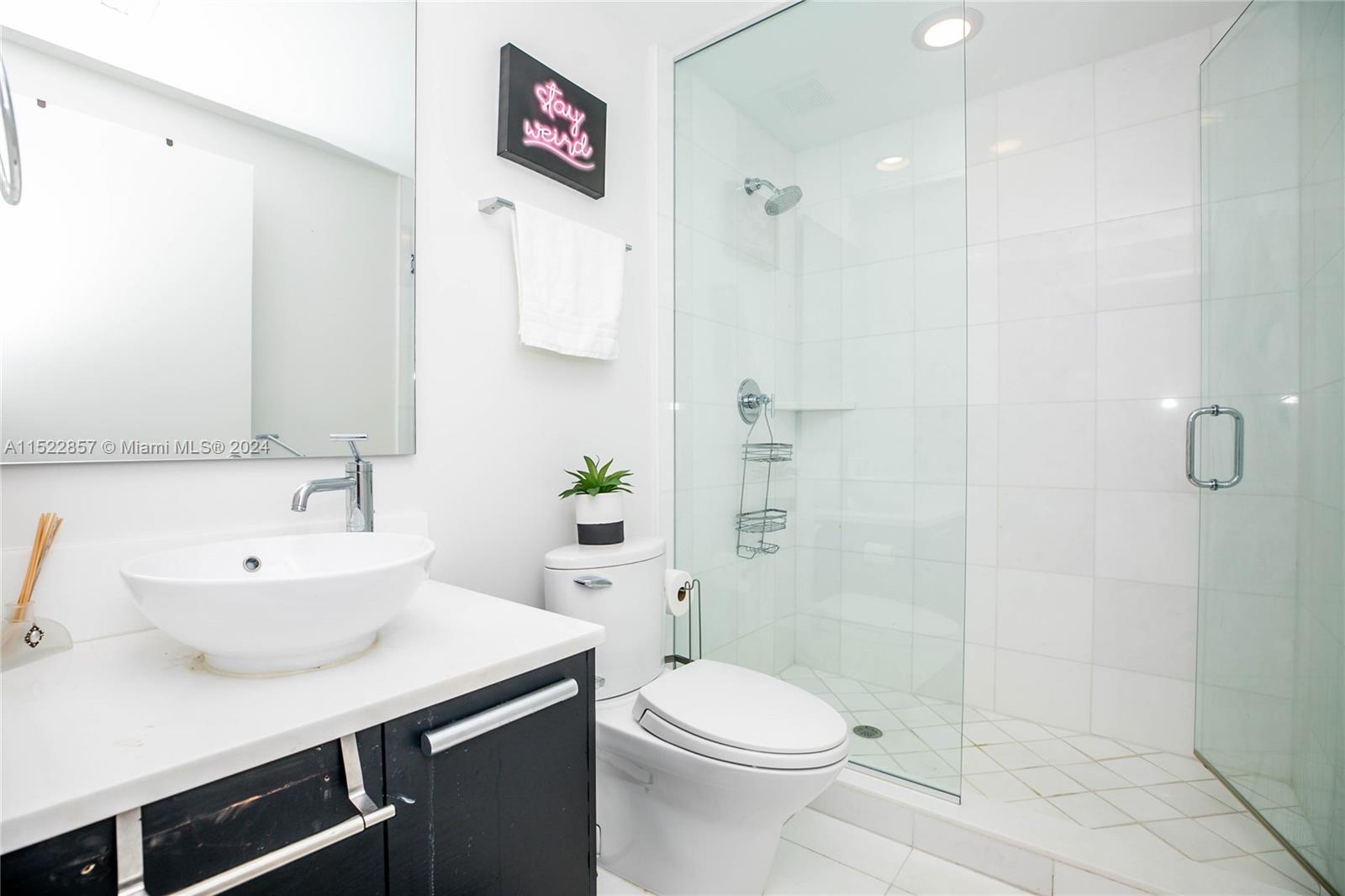 2950 NE 188th St 124, Aventura, Florida 33180, 2 Bedrooms Bedrooms, ,3 BathroomsBathrooms,Residentiallease,For Rent,2950 NE 188th St 124,A11522857