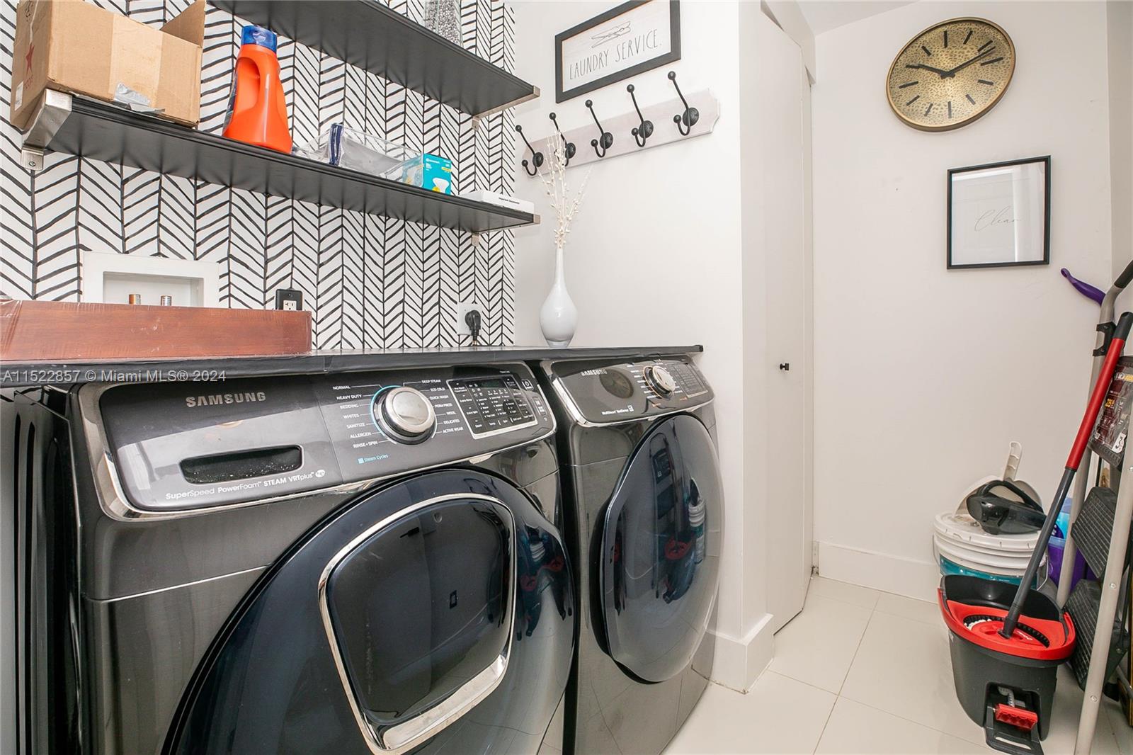 2950 NE 188th St 124, Aventura, Florida 33180, 2 Bedrooms Bedrooms, ,3 BathroomsBathrooms,Residentiallease,For Rent,2950 NE 188th St 124,A11522857